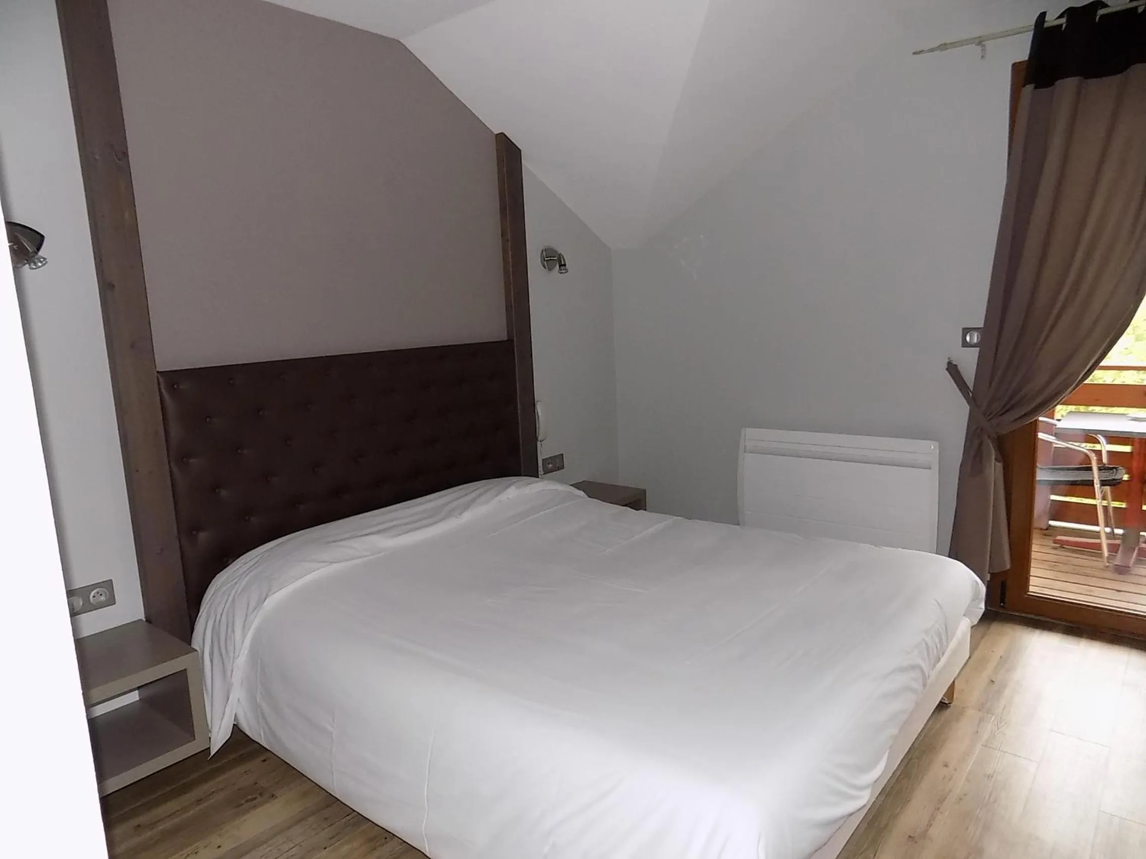 Bedroom, Bed in Hôtel Restaurant Le Régal