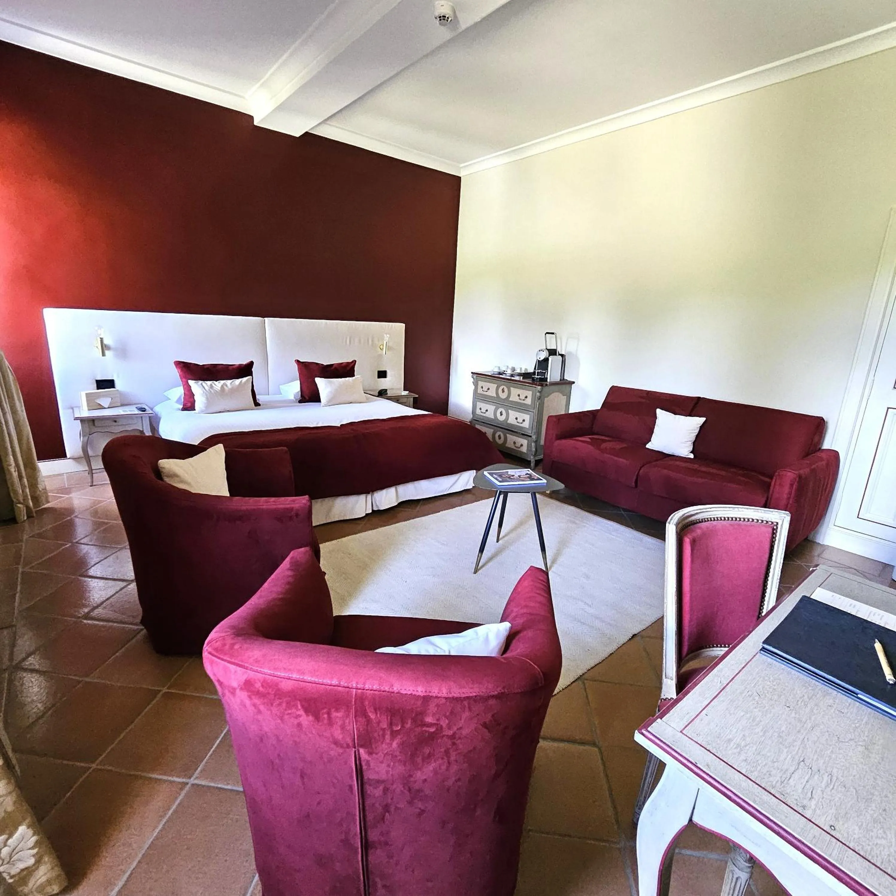 Bed in Château et Golf De Taulane