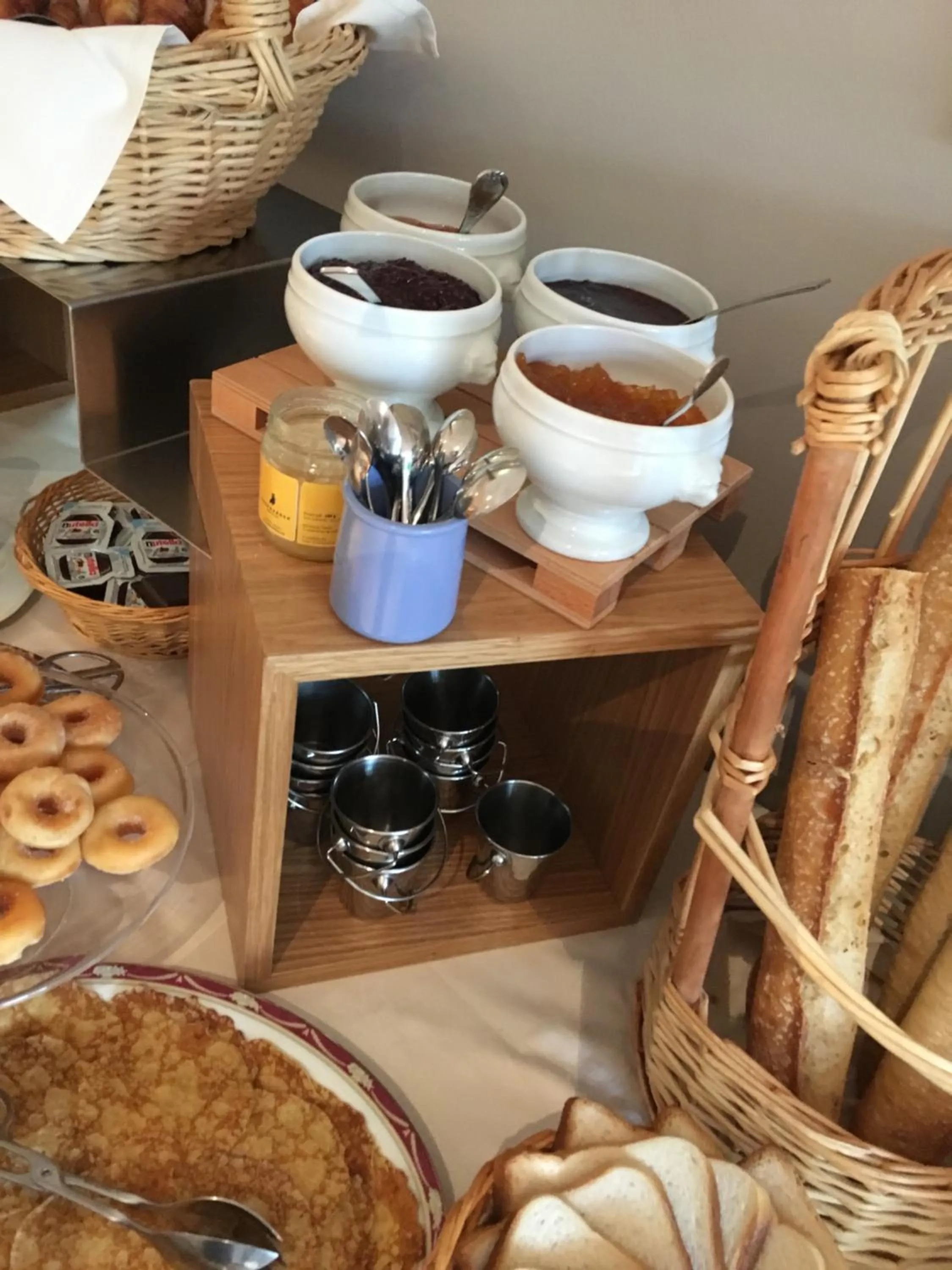 Buffet breakfast in Château et Golf De Taulane