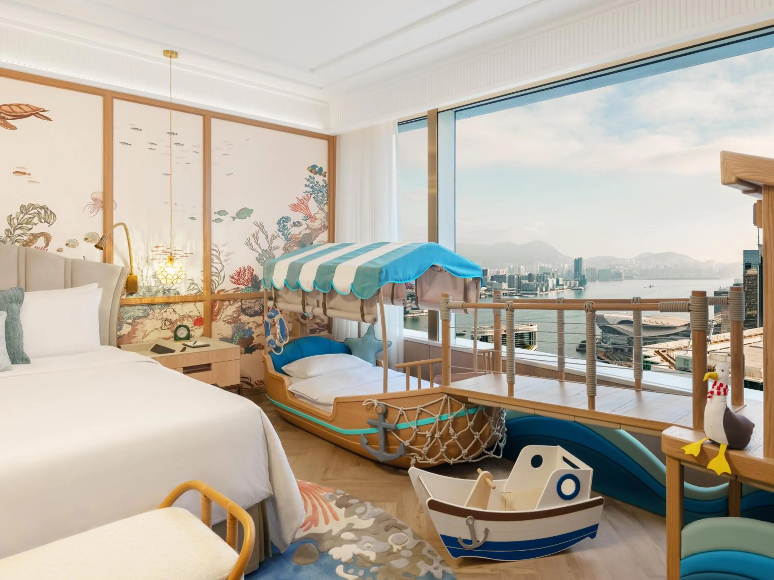 children, Bed in Island Shangri-La, Hong Kong