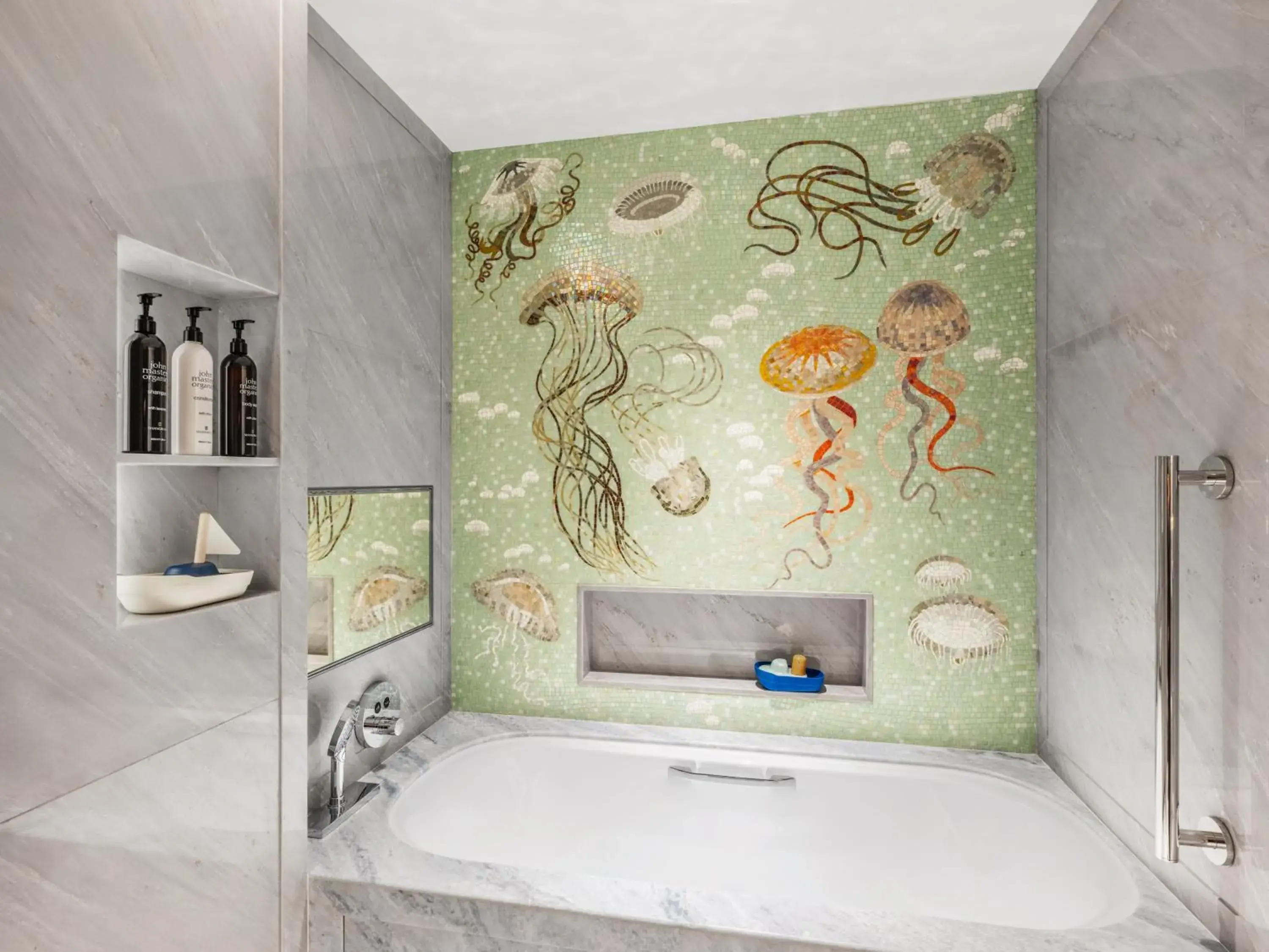 Treetop Hideout Themed Family Suite in Island Shangri-La, Hong Kong Treetop Hideout Themed Family Suite in Island Shangri-La, Hong Kong