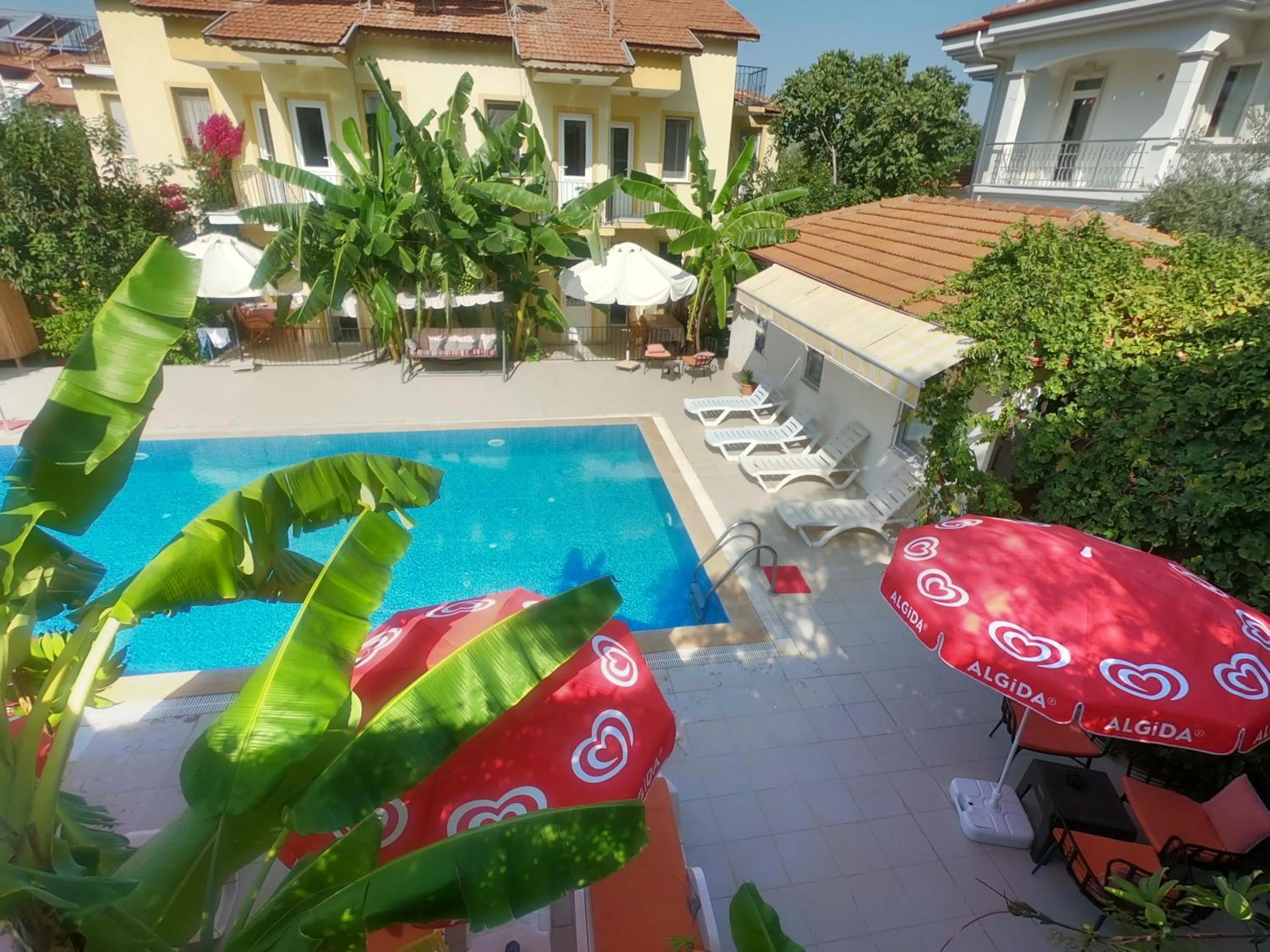 Swimming pool in Sarıhan Apart Otel