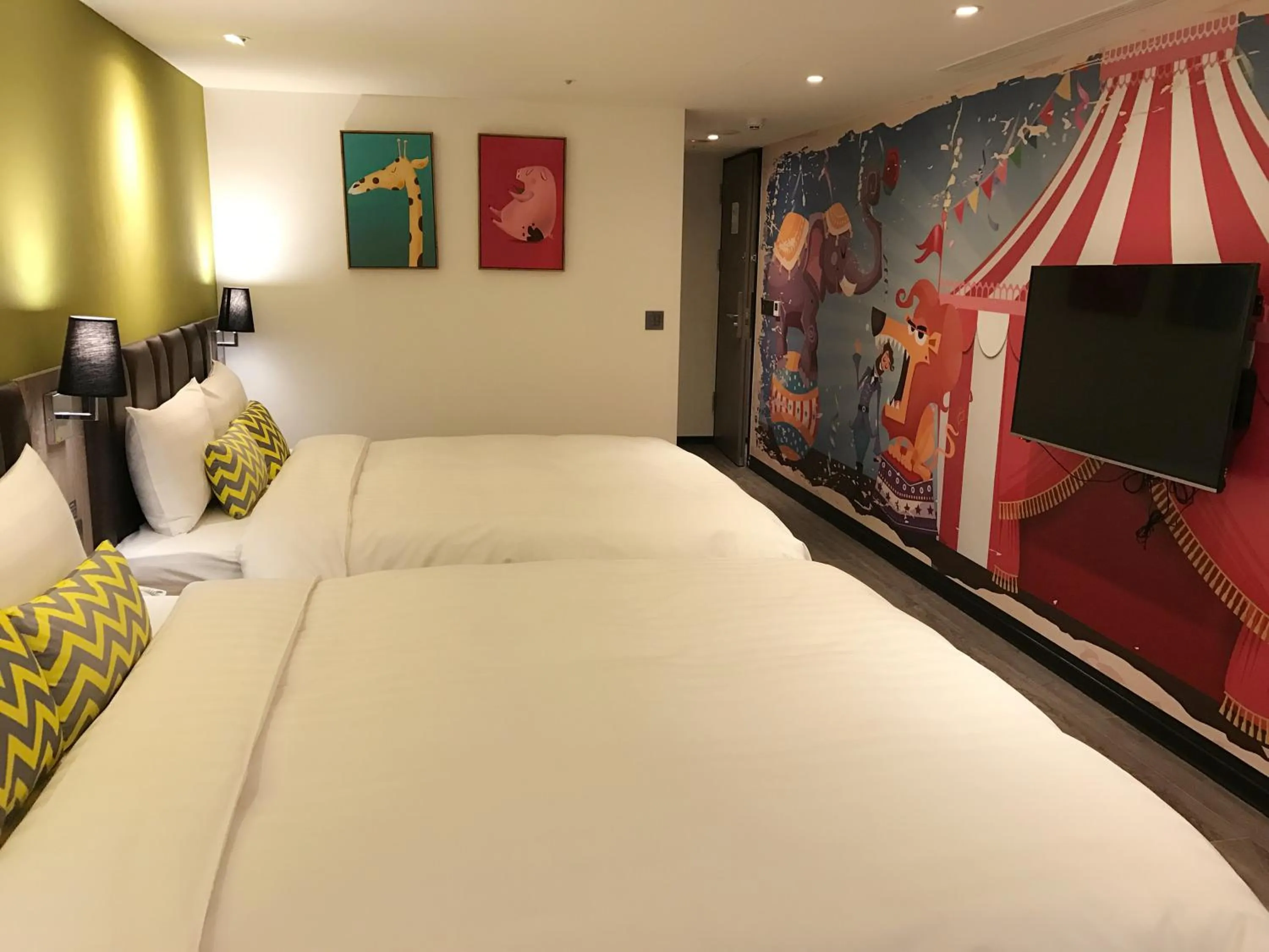 Bed in Goldinn Hotel