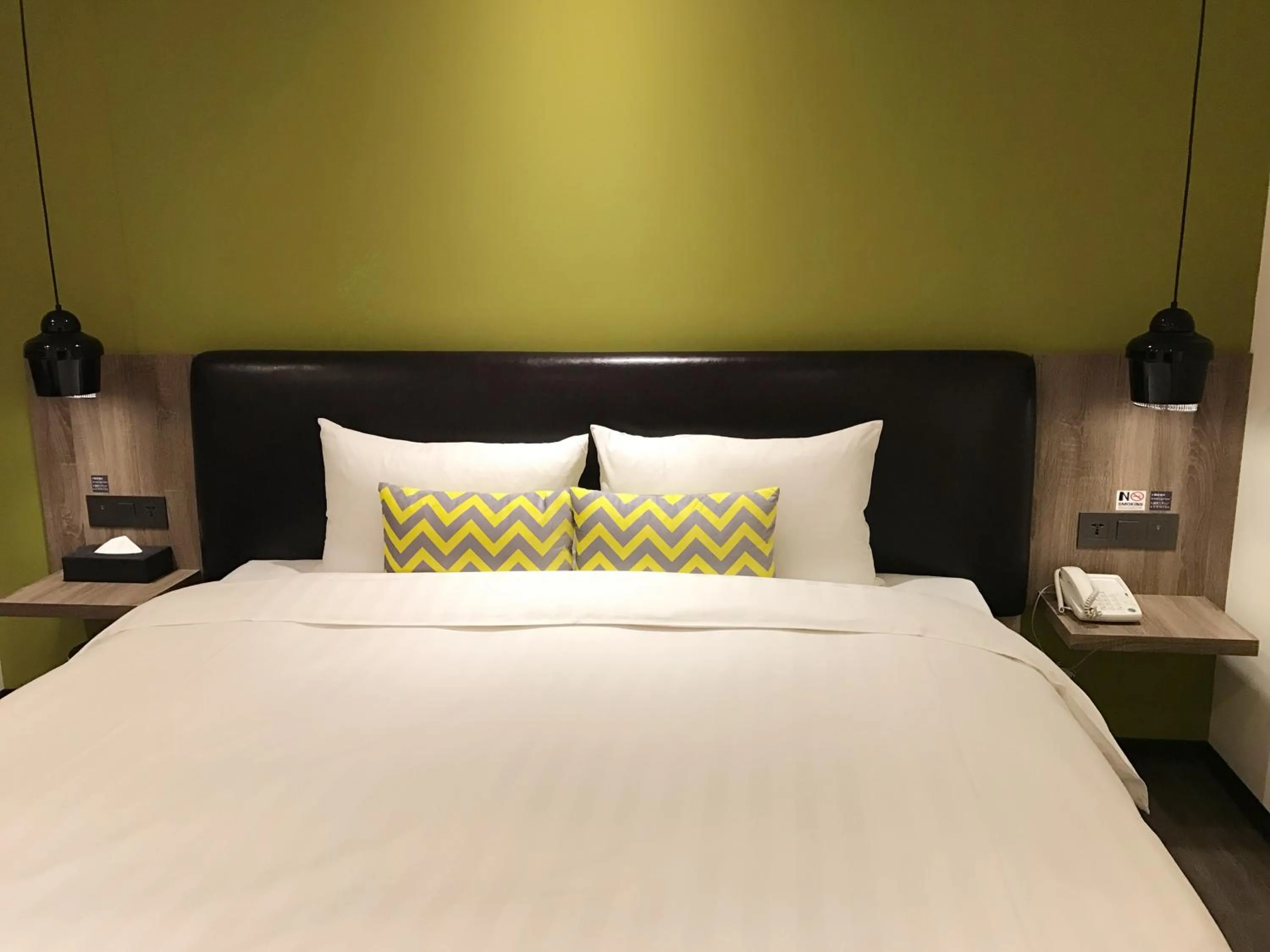 Bed in Goldinn Hotel