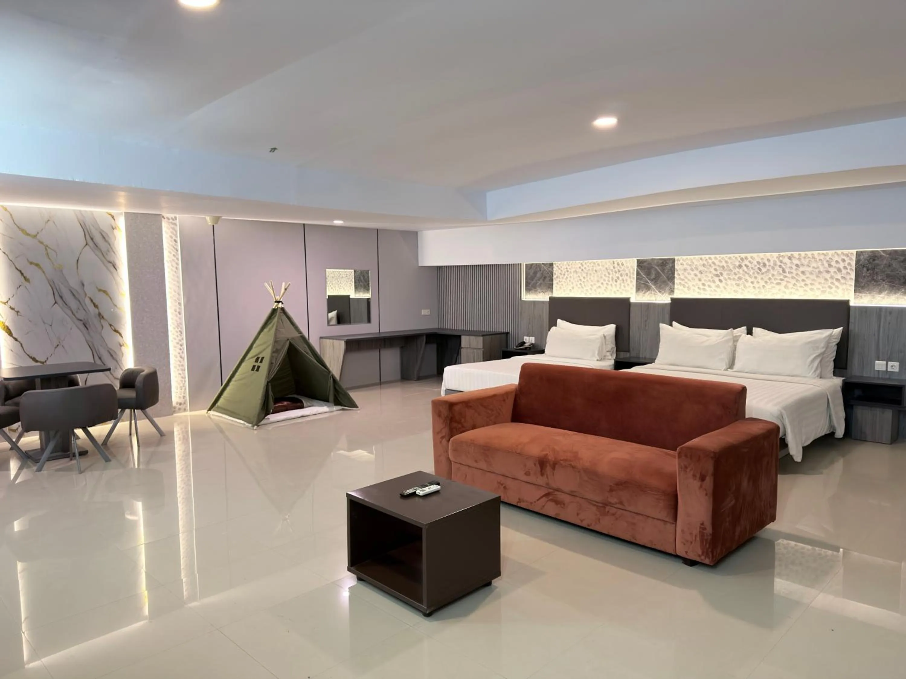 Bedroom, Bed in Swiss-Belhotel Makassar