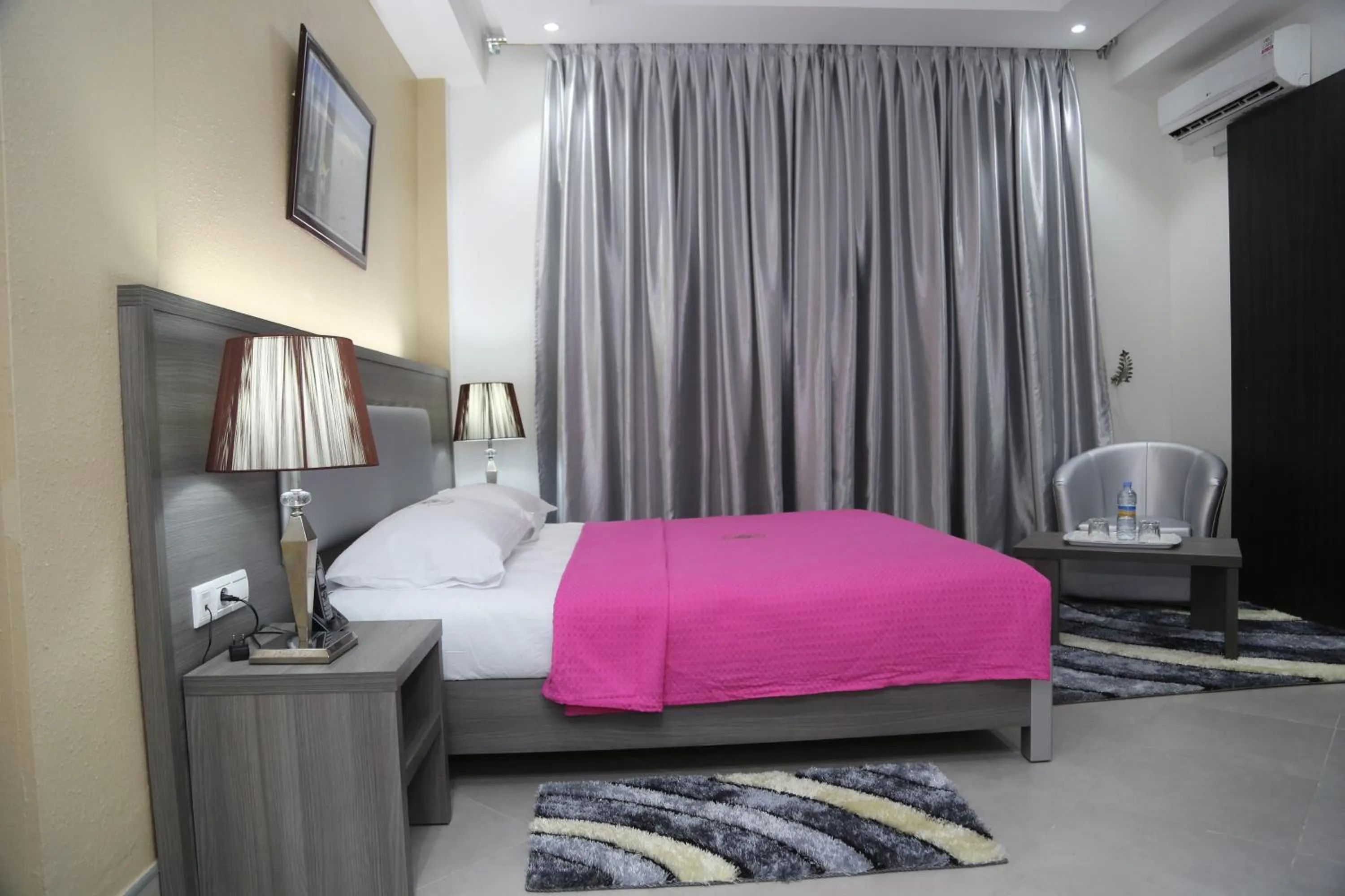 Bed in Nouakchott Hotel