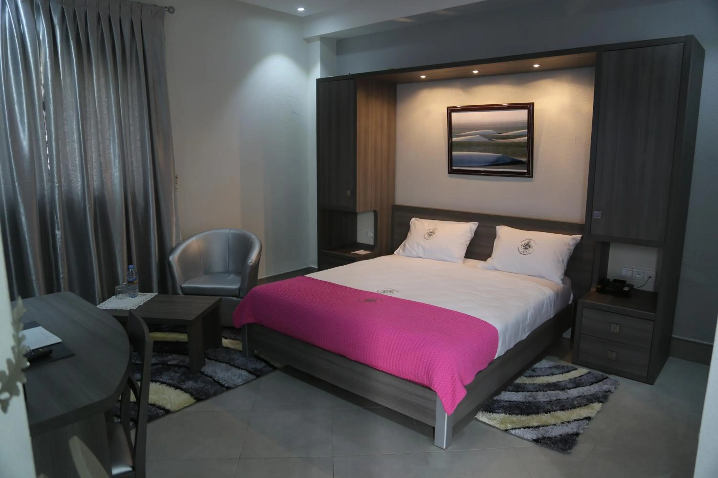 Bedroom, Bed in Nouakchott Hotel