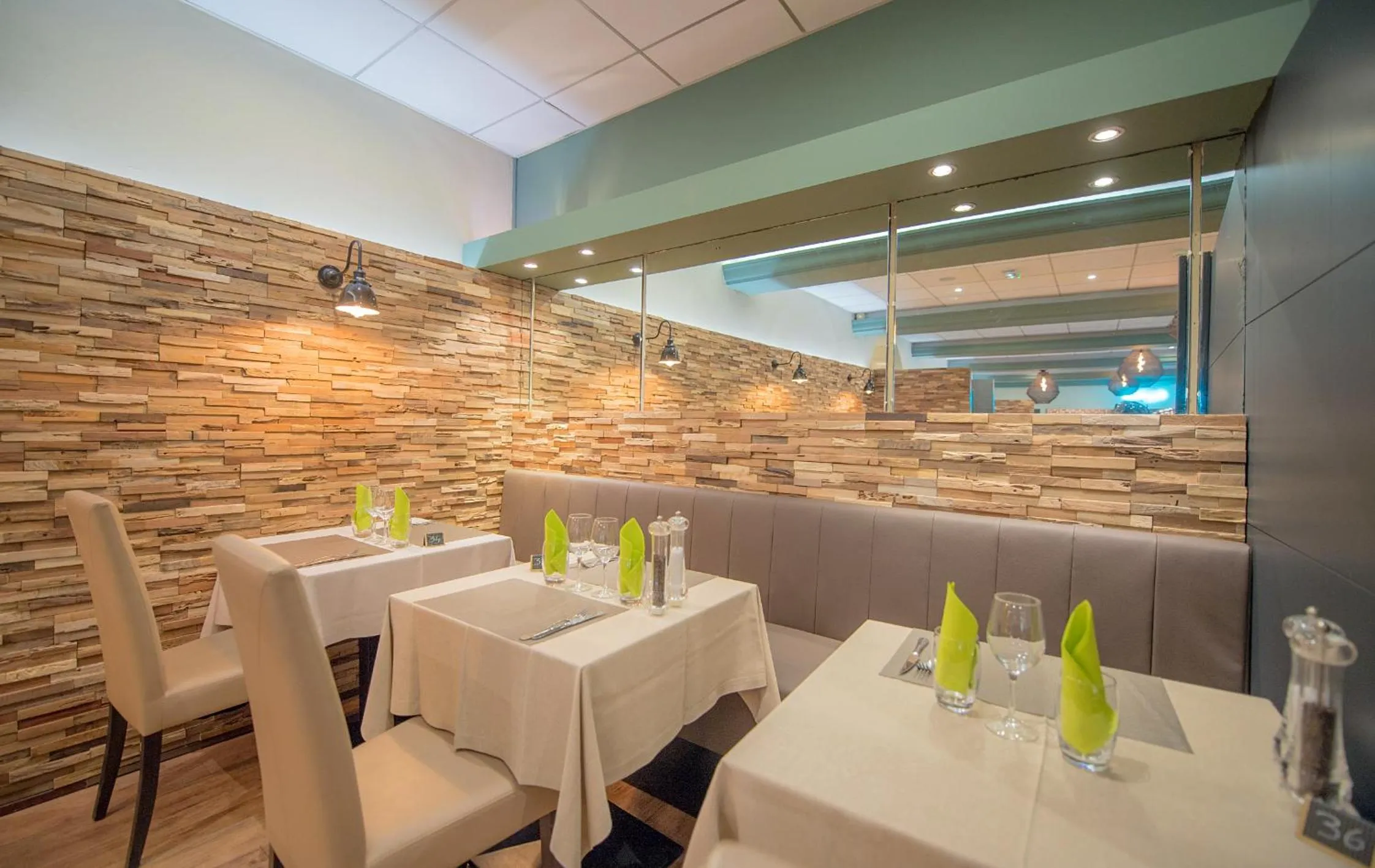 Restaurant/places to eat in Promotel