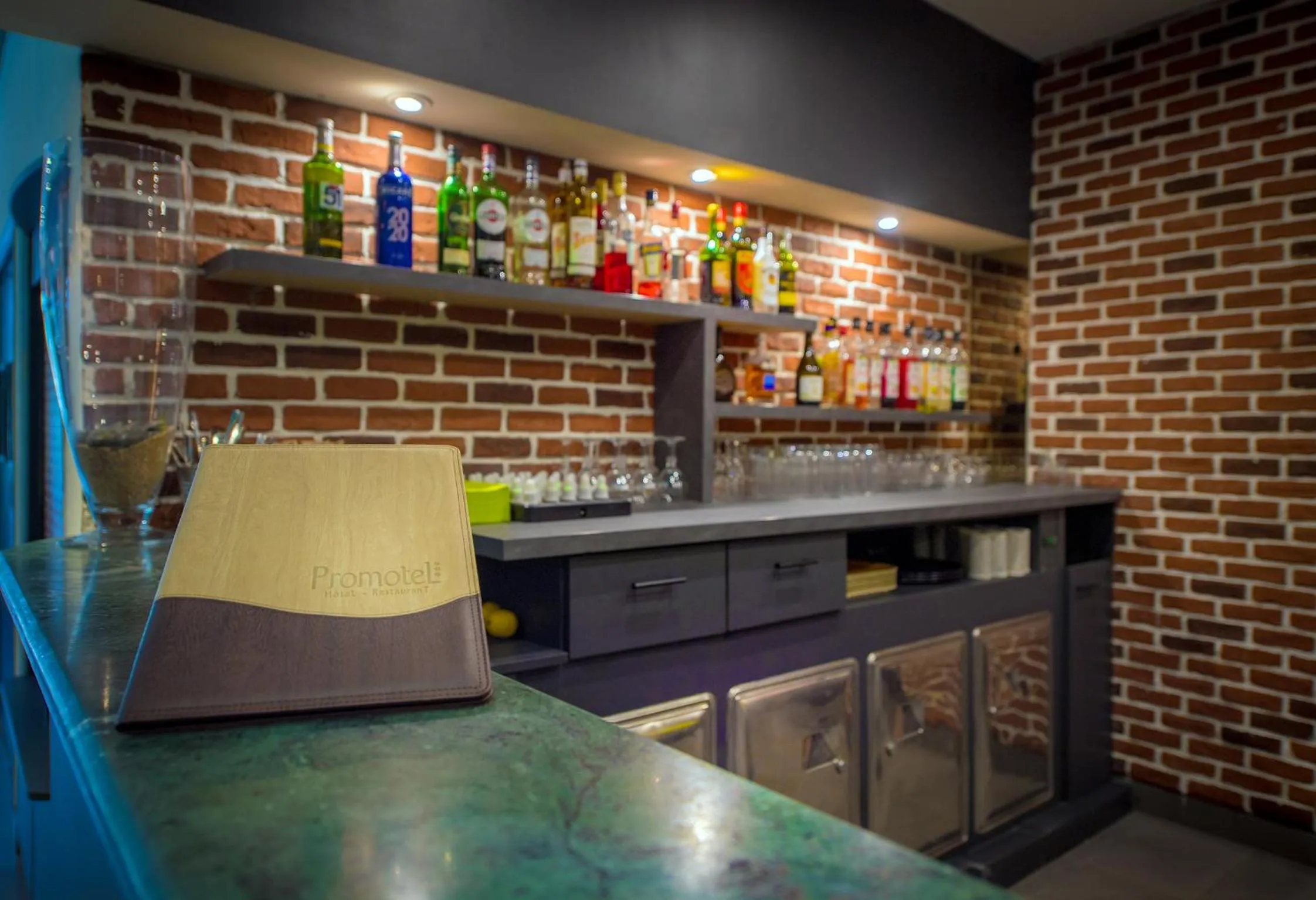 Food and drinks in Promotel