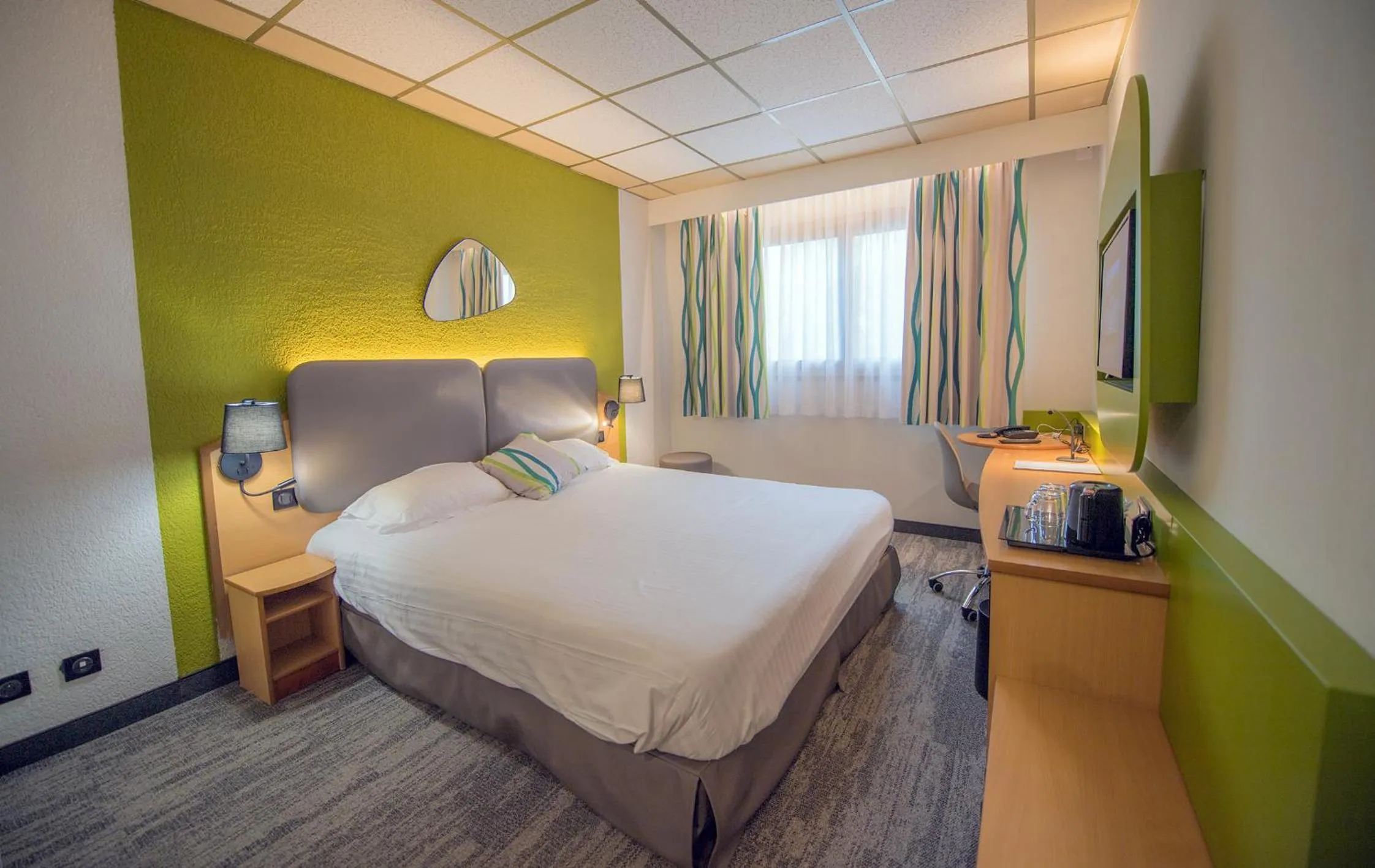 Bedroom, Bed in Promotel