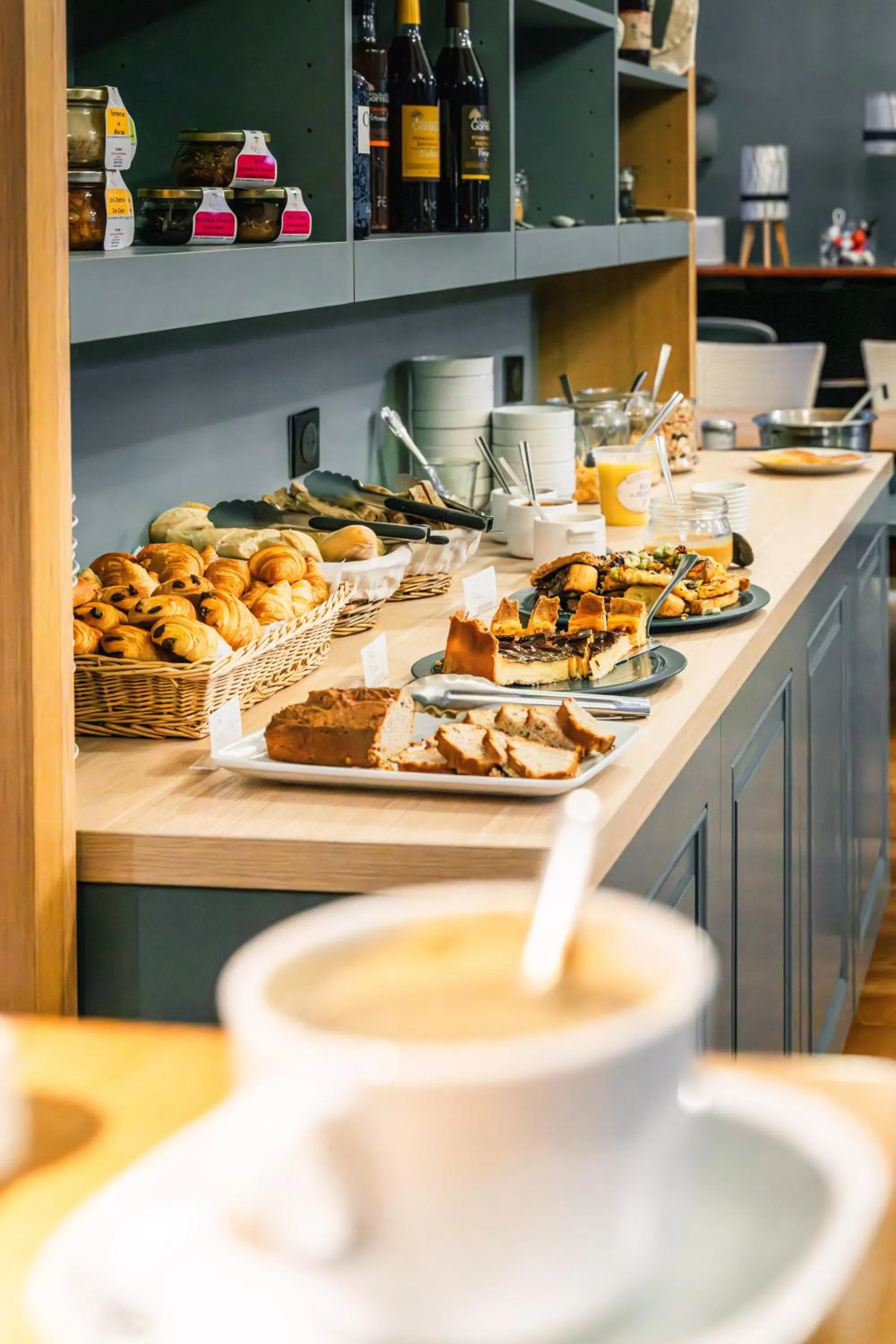 Buffet breakfast in Hôtel Spa De La Citadelle Lorient