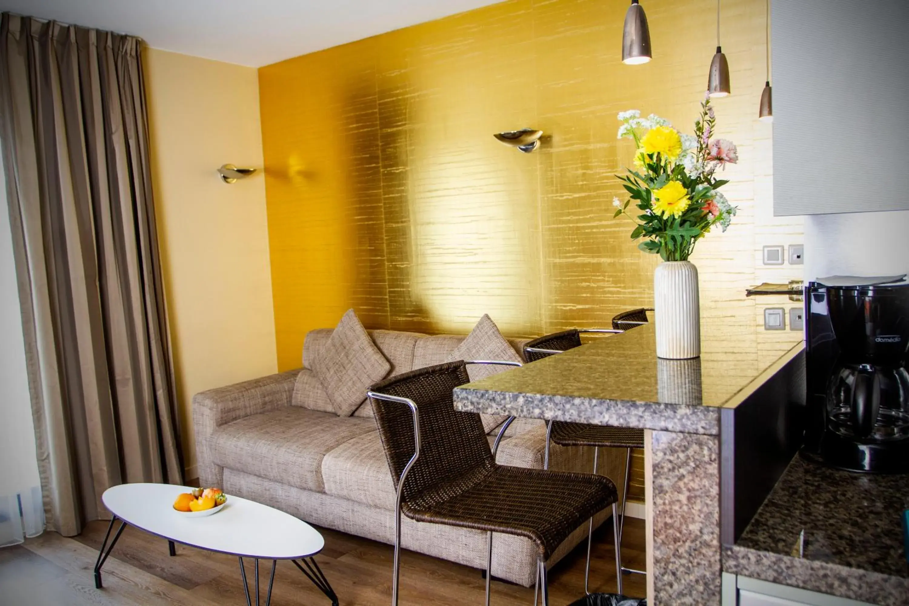 Two-Bedroom and Living Room with Sofa bed Apartment in Appart Hôtel Clément Ader Two-Bedroom and Living Room with Sofa bed Apartment in Appart Hôtel Clément Ader