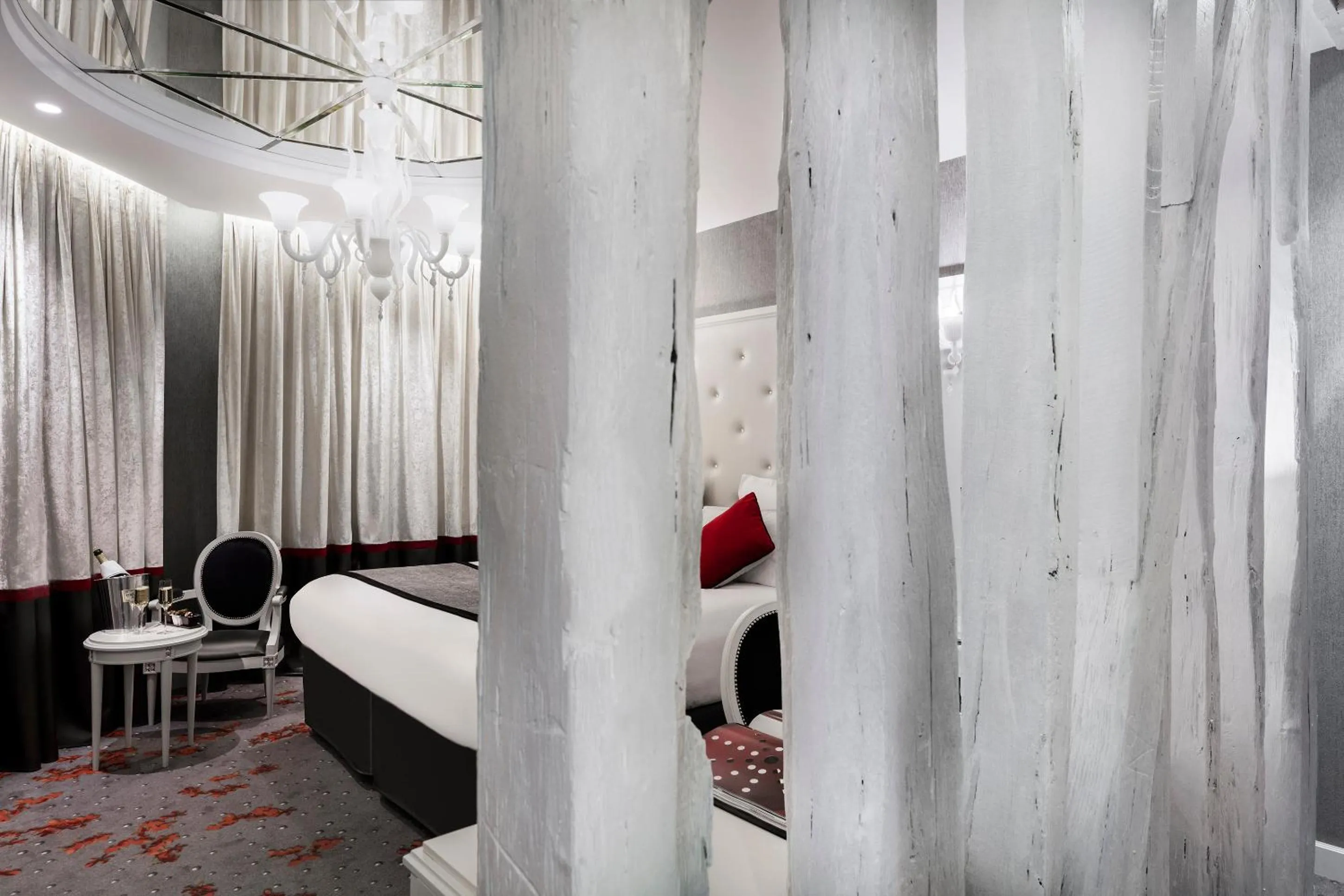 Bedroom, Bed in Maison Albar - Le Diamond