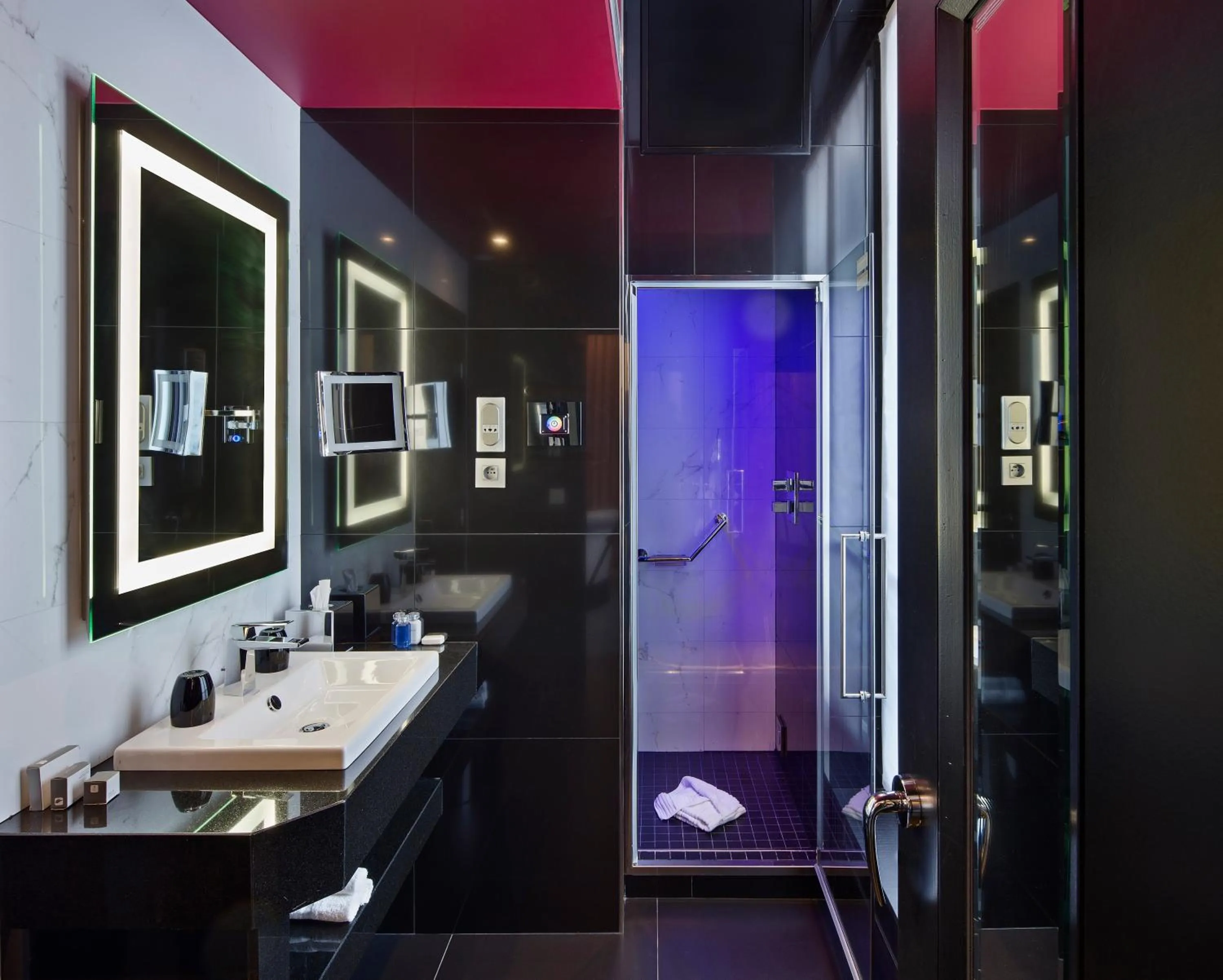 Bathroom in Maison Albar - Le Diamond