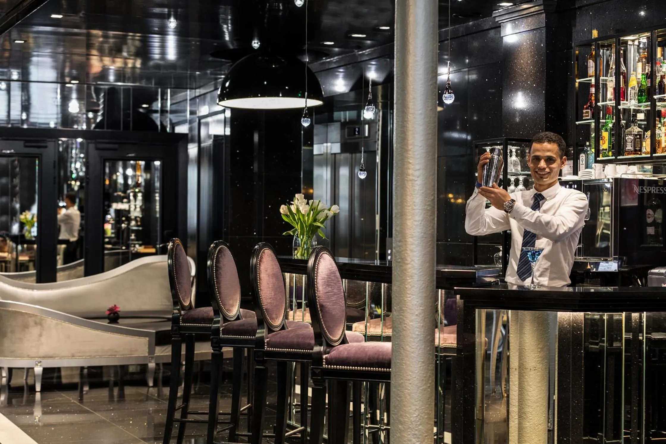 Lounge or bar in Maison Albar - Le Diamond