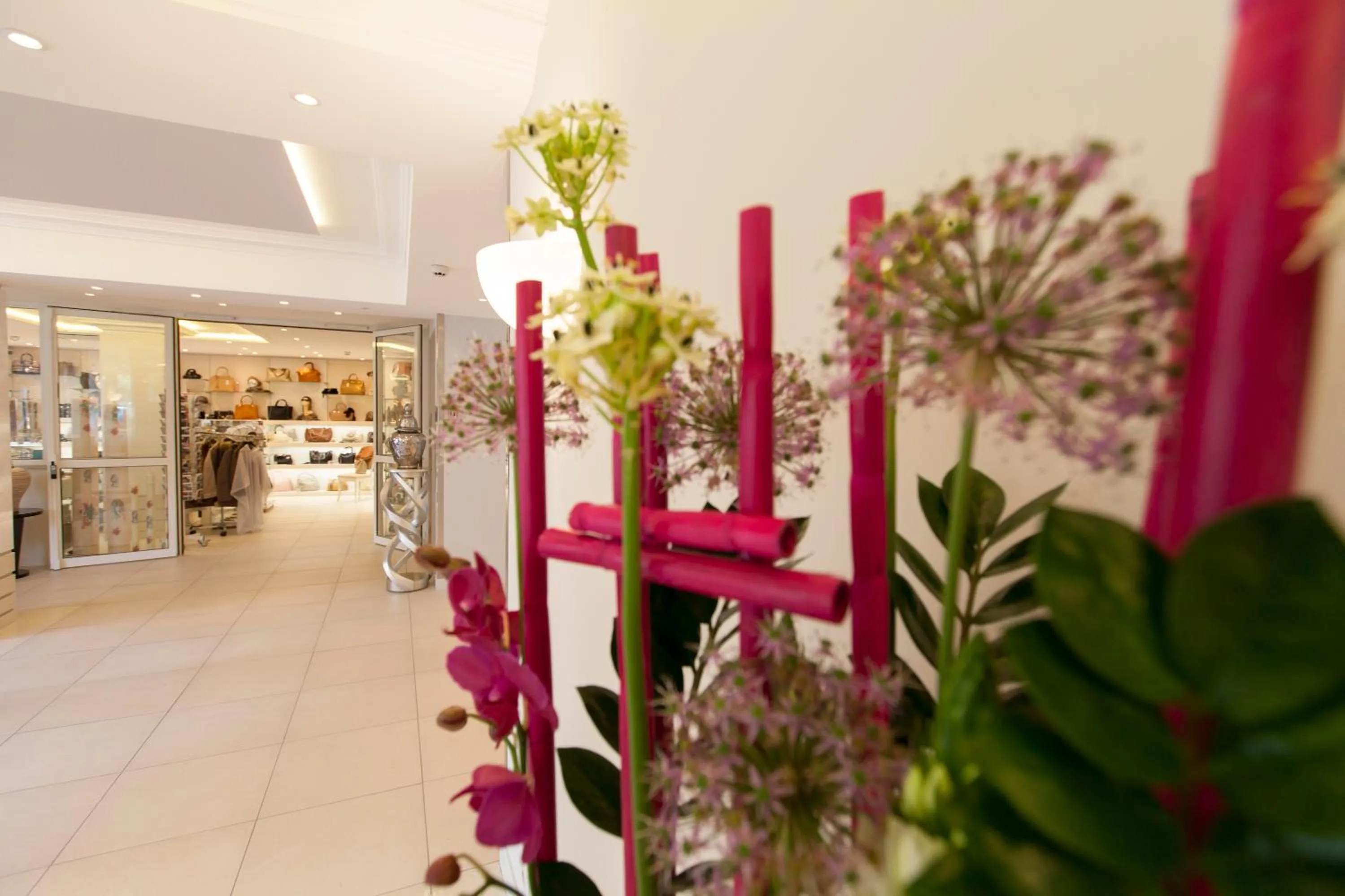 Property building in Hôtel Paradis