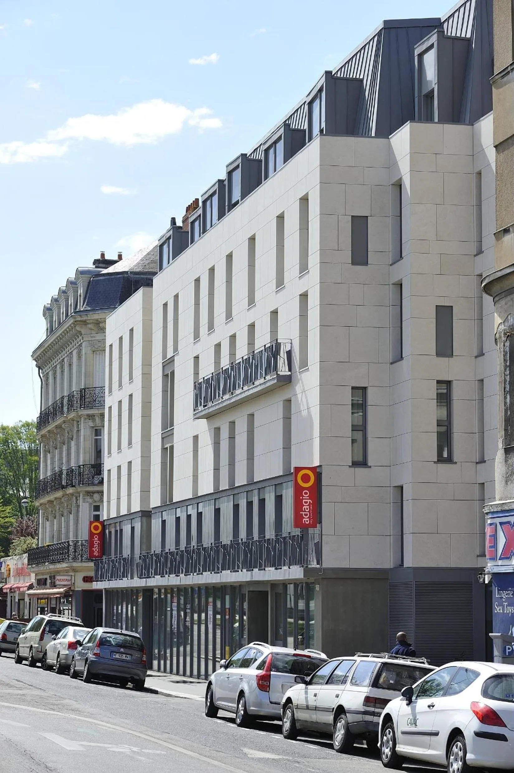 Facade/entrance in Aparthotel Adagio Nantes Centre