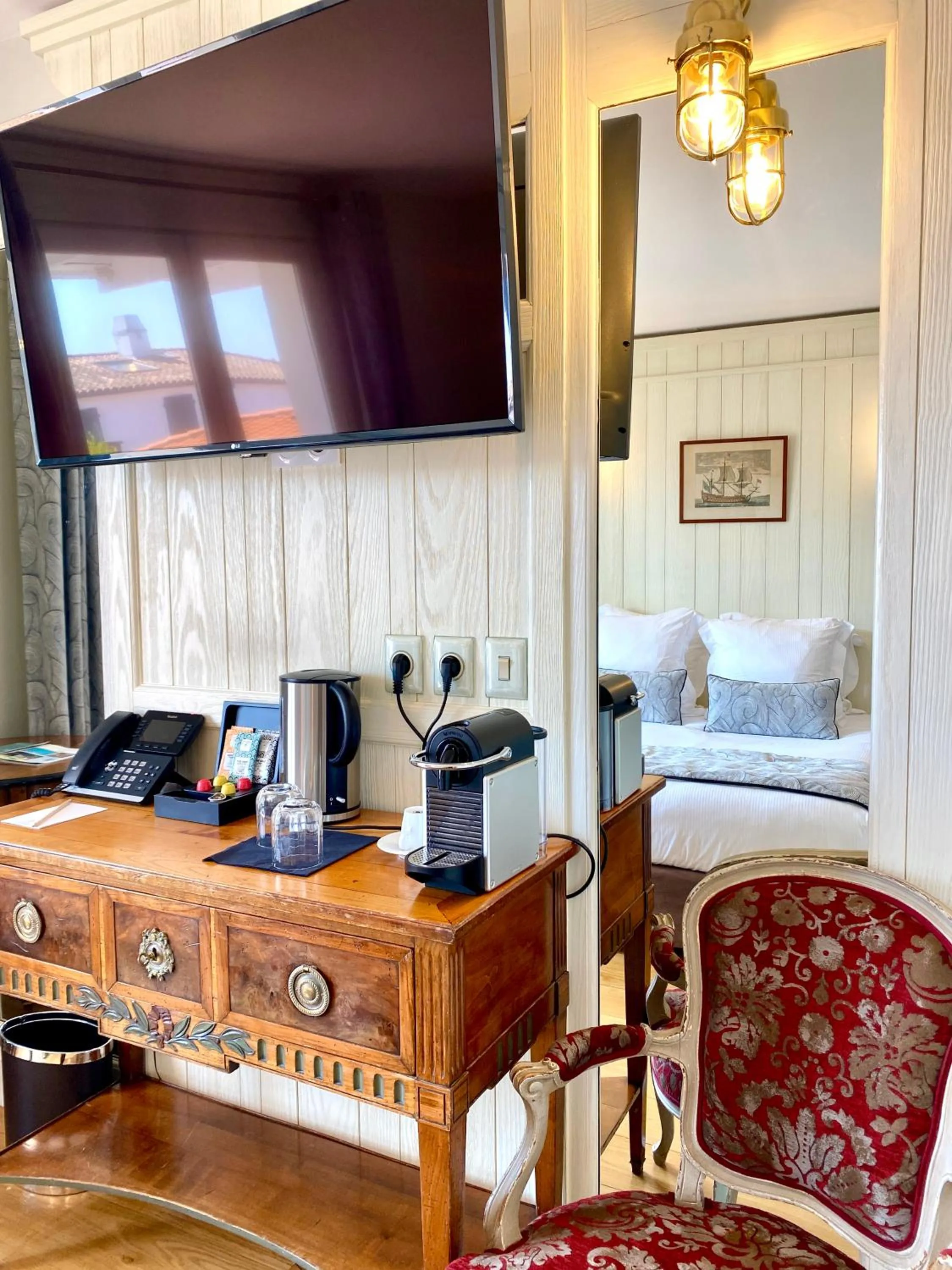 Photo of the whole room in HR Hôtel-Restaurant & Spa Marin