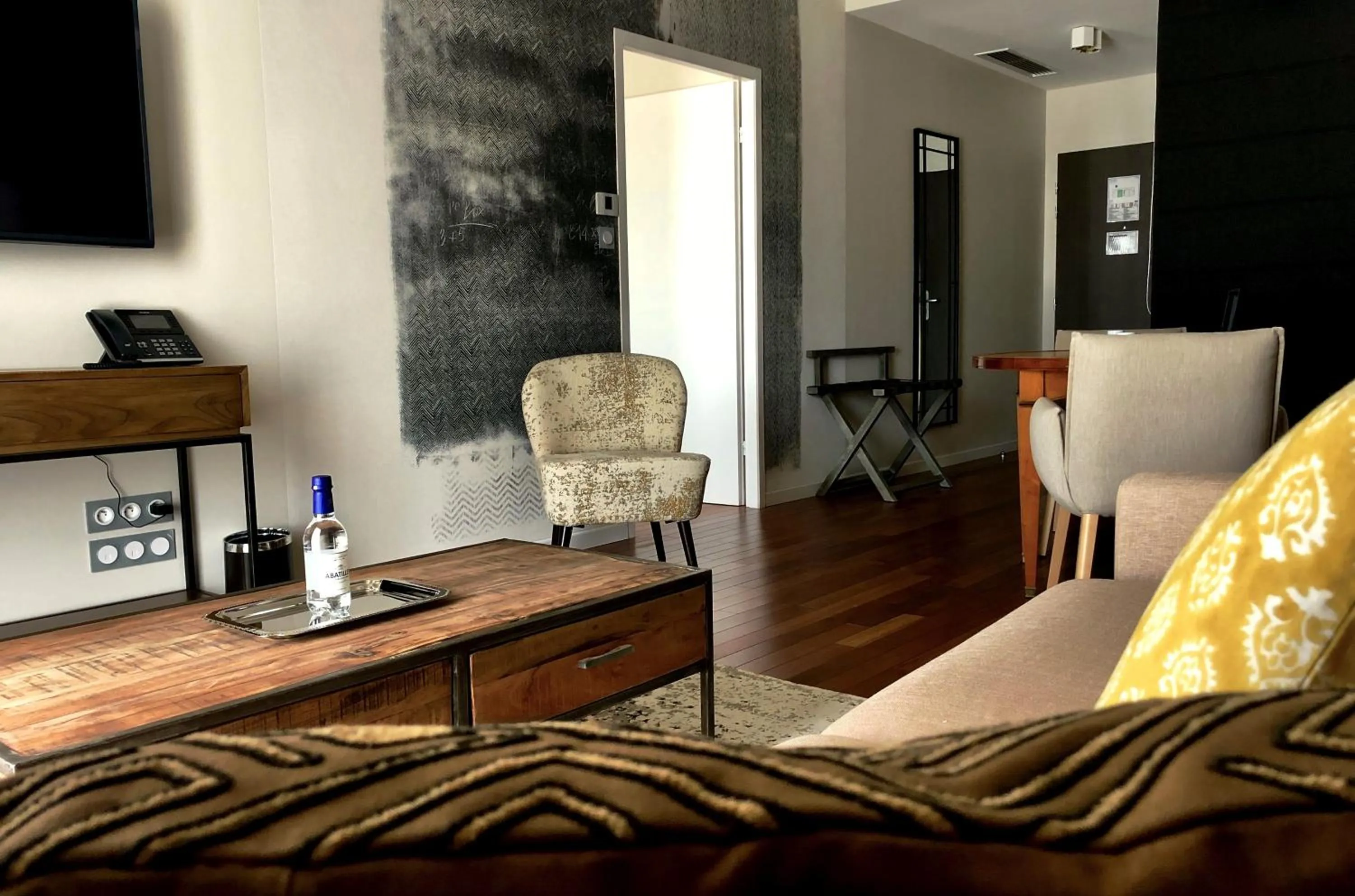 Seating area in HR Hôtel-Restaurant & Spa Marin