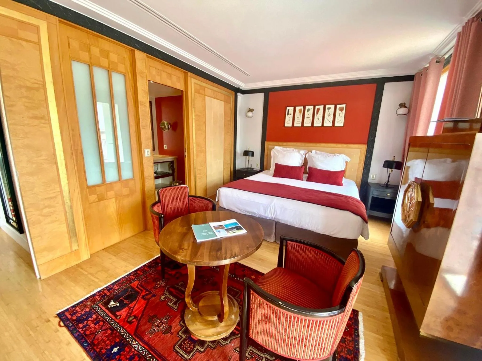 Photo of the whole room, Bed in HR Hôtel-Restaurant & Spa Marin