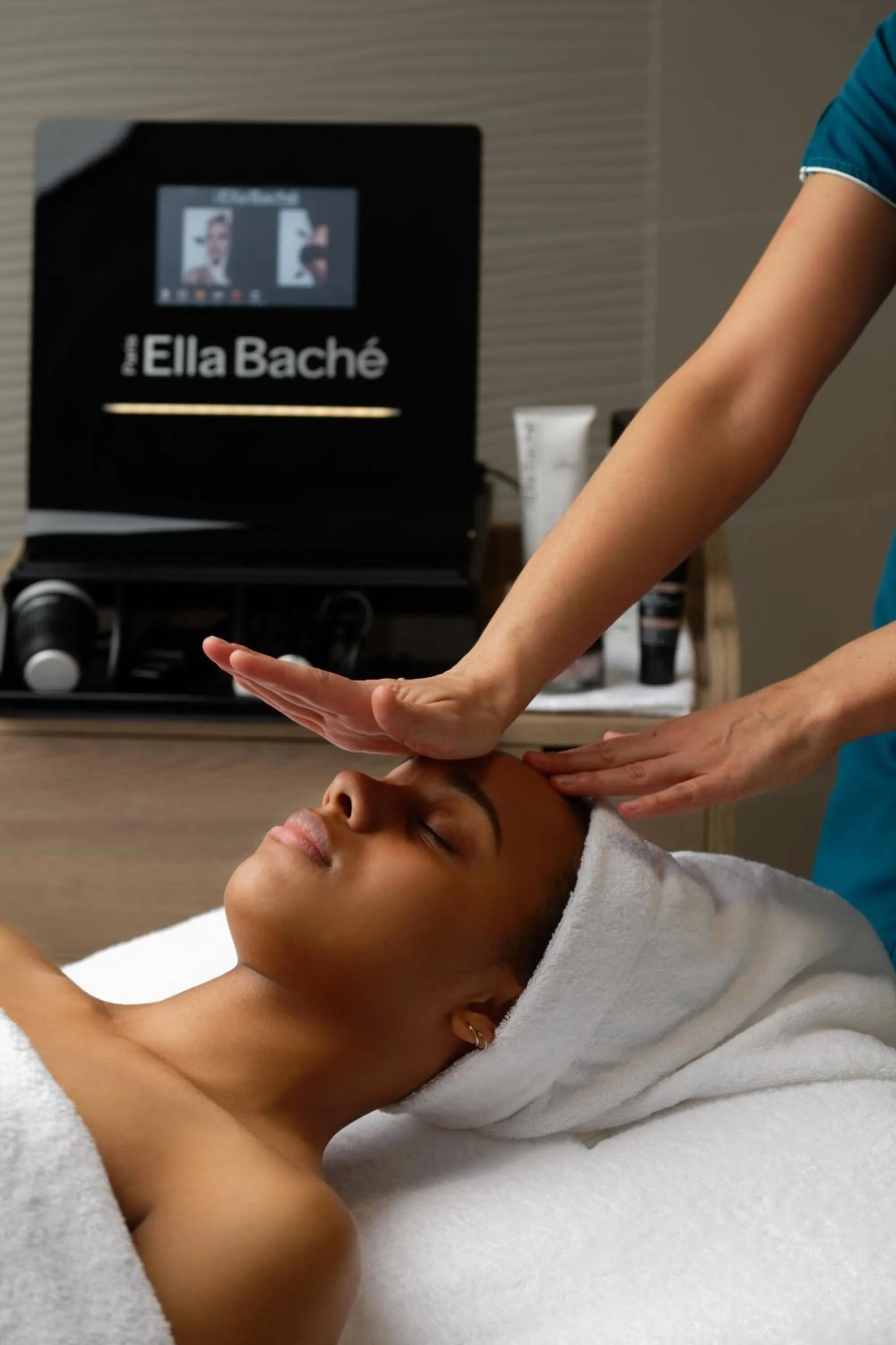 Massage in HR Hôtel-Restaurant & Spa Marin