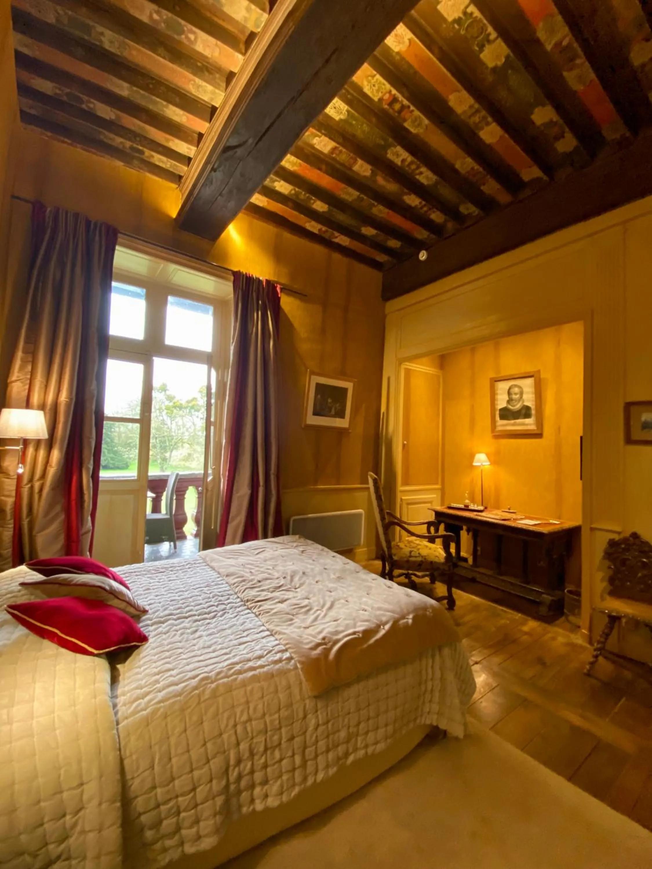 Bed in Château de Saint Paterne