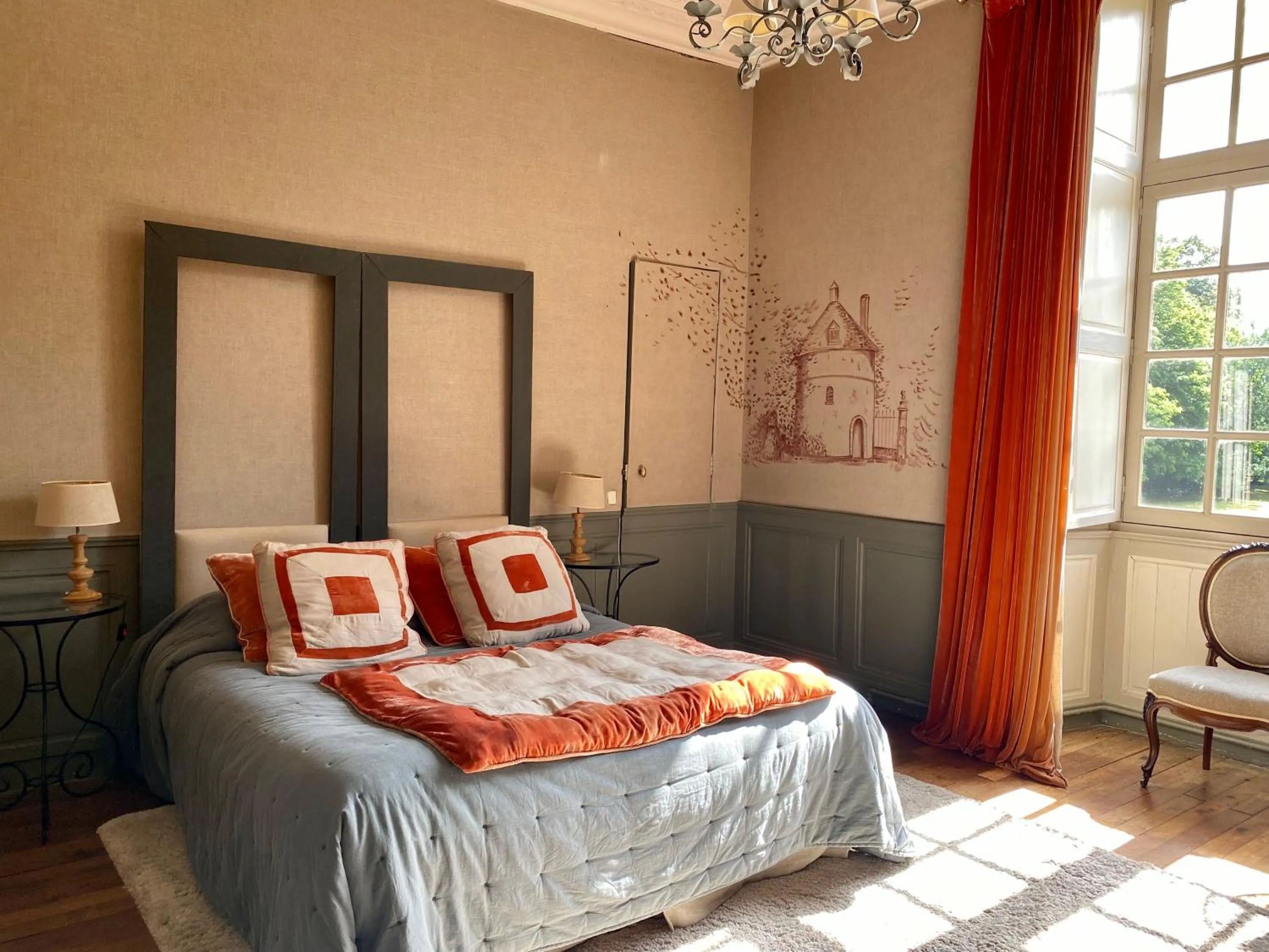 Photo of the whole room, Bed in Château de Saint Paterne