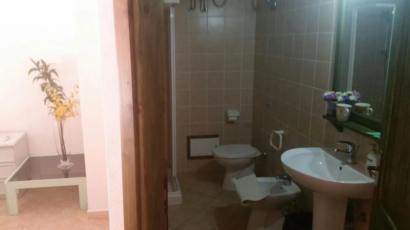 Bathroom in L'Onda Blu