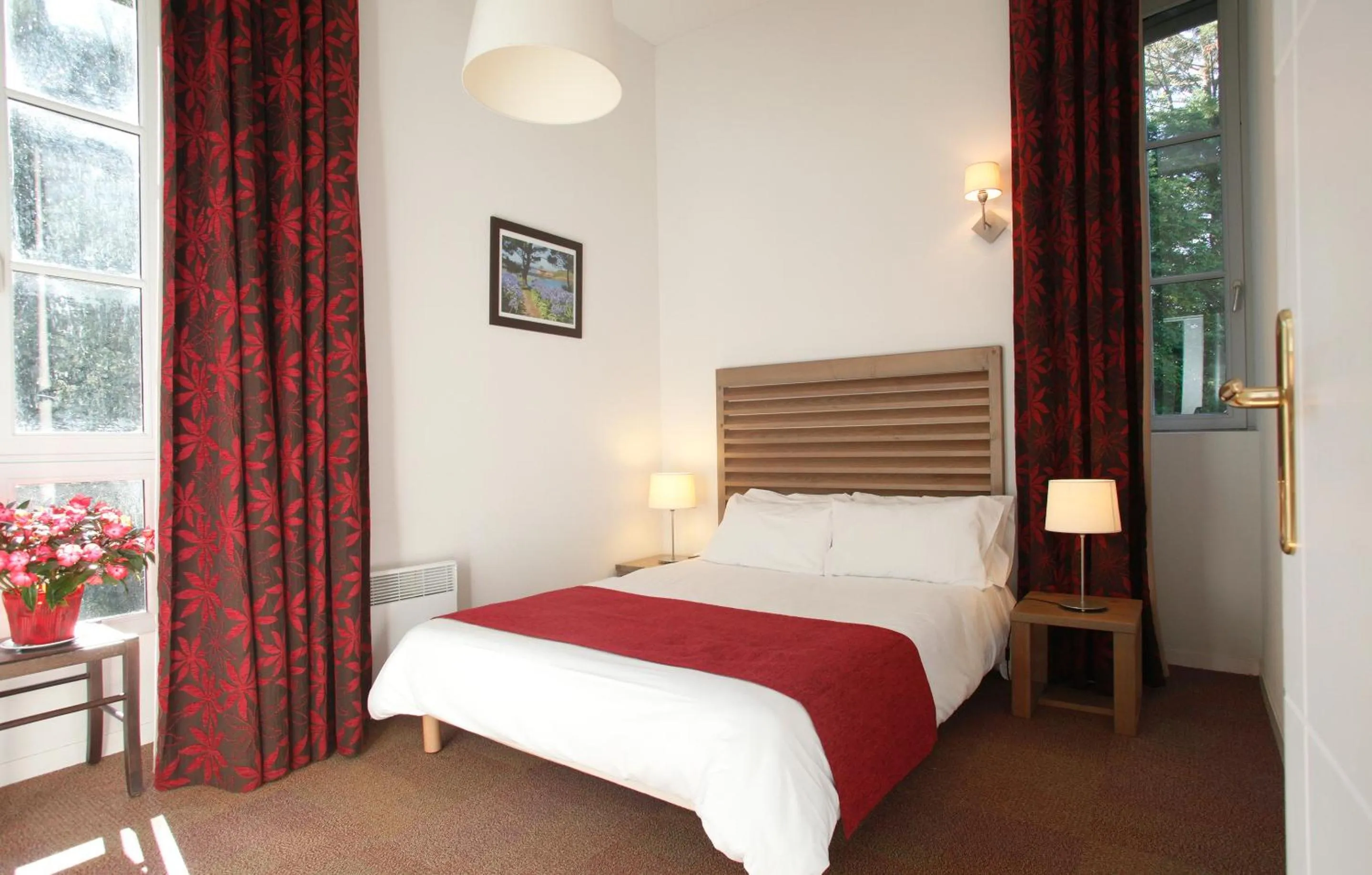 Bedroom, Bed in Résidence Odalys Le Château de Kéravéon