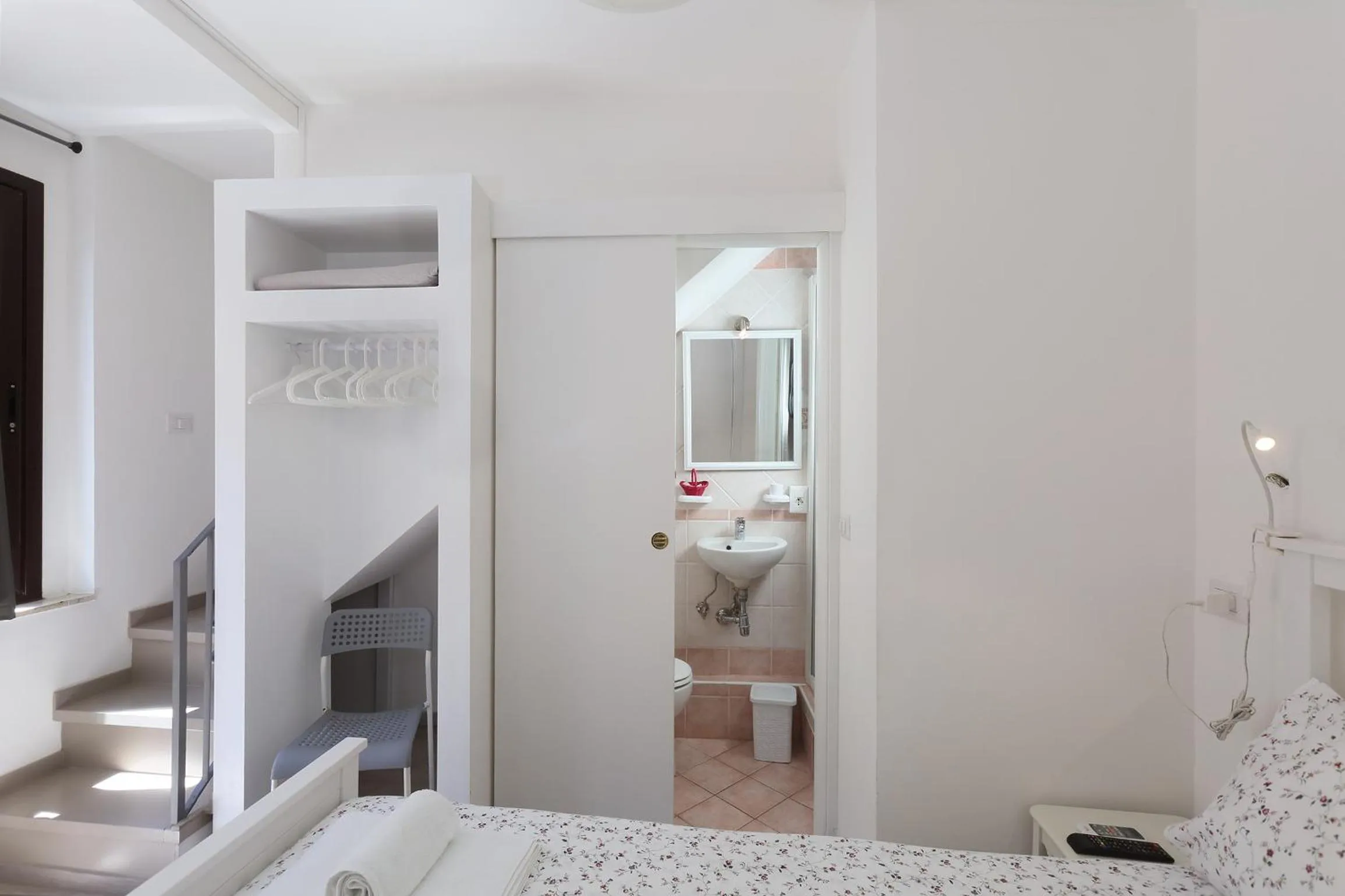 Toilet, Bed in Casa Fresta