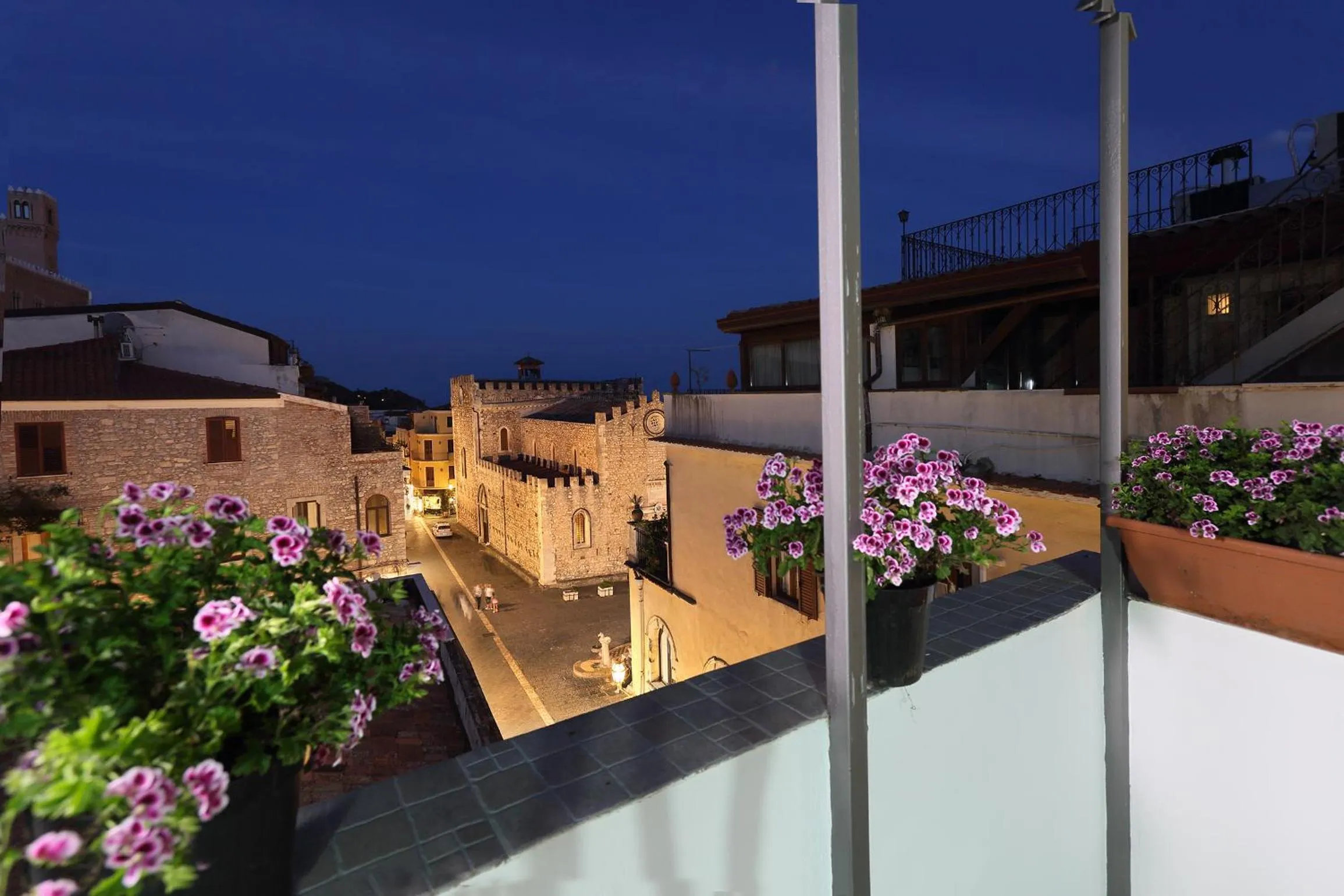 Facade/entrance in Casa Fresta