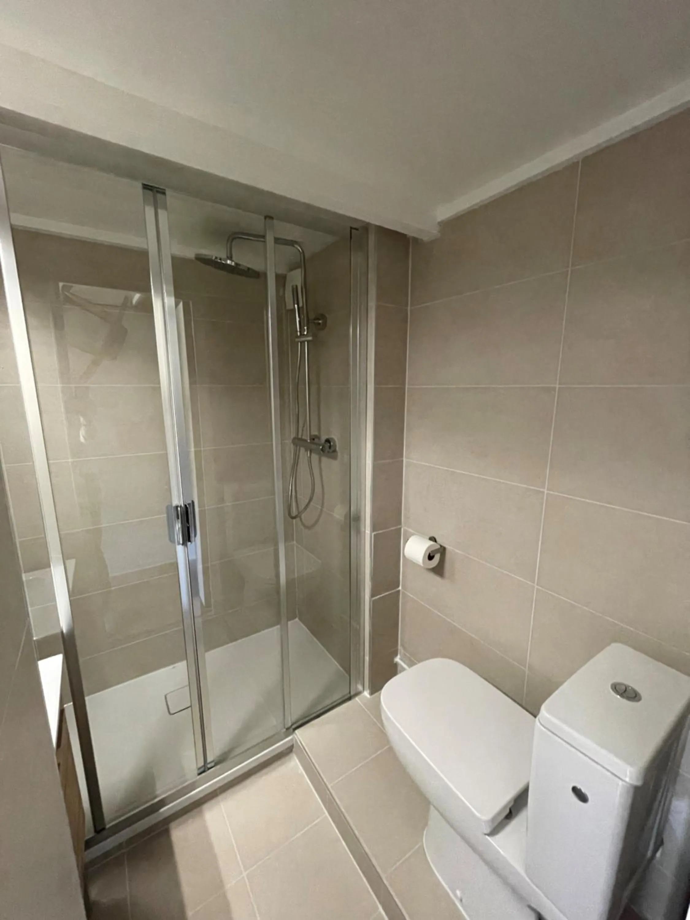 Shower in Hotel Cristol