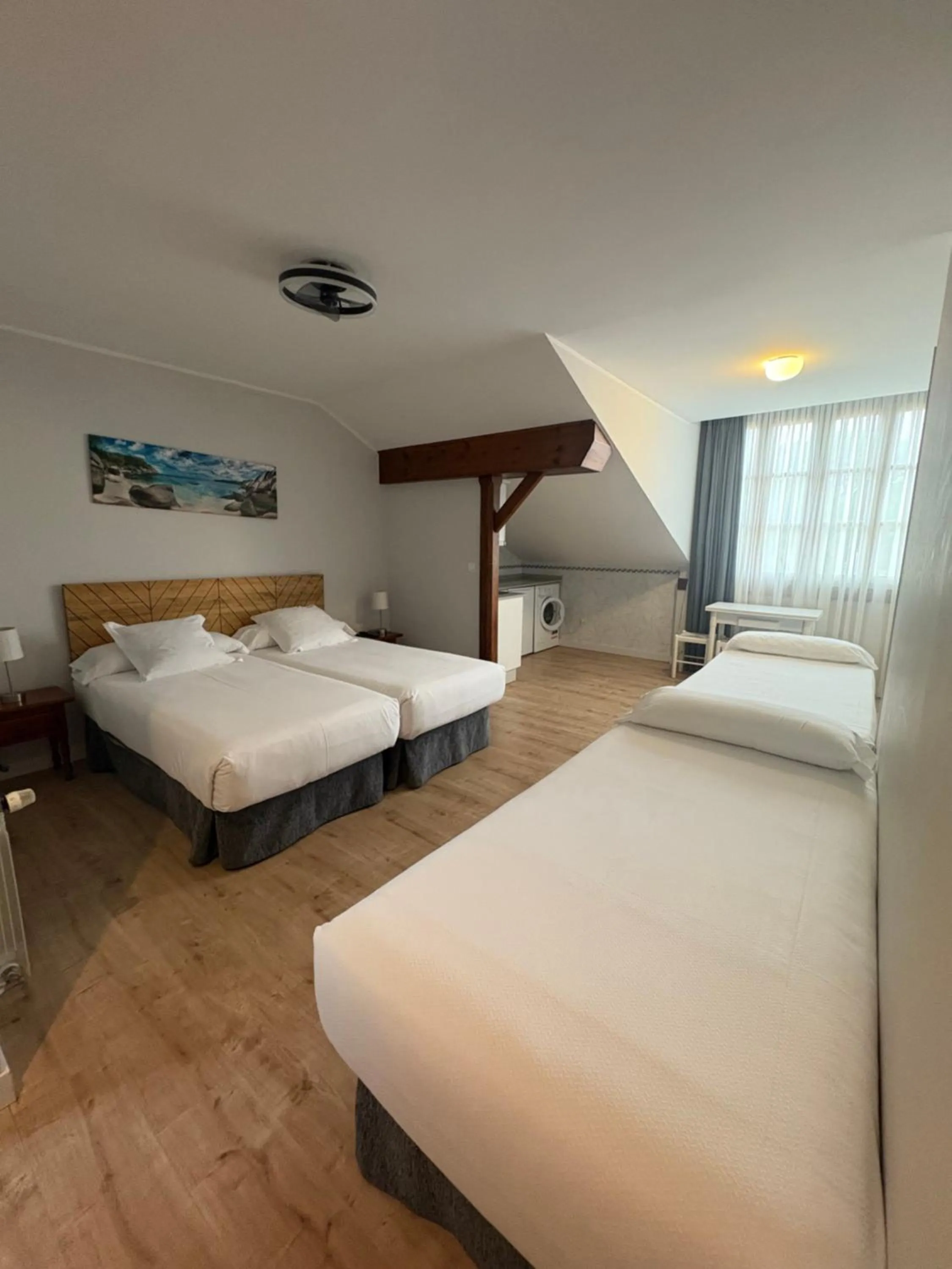 Photo of the whole room in Hotel Puerto de Llanes