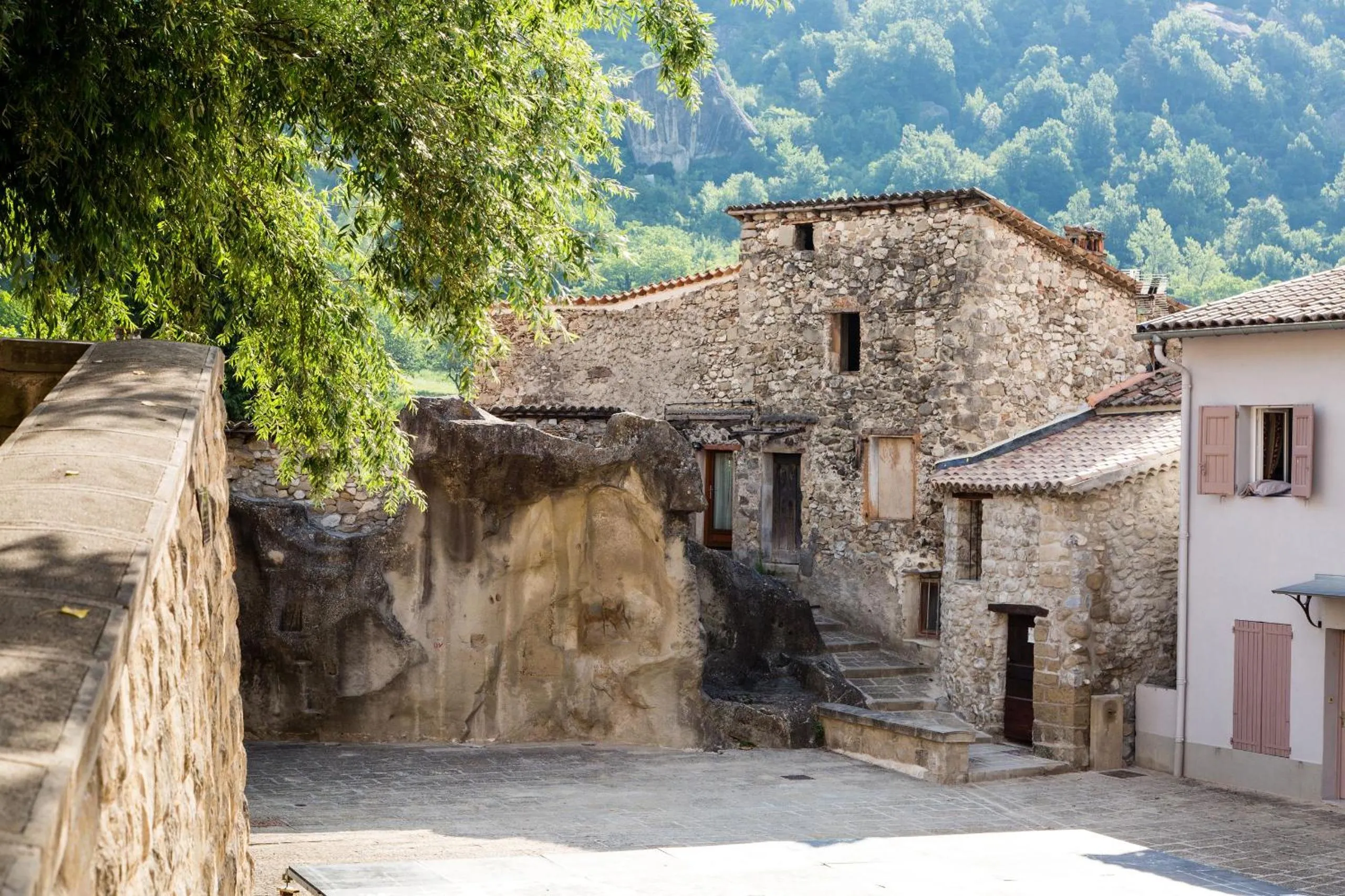 Nearby landmark in Les Callunes