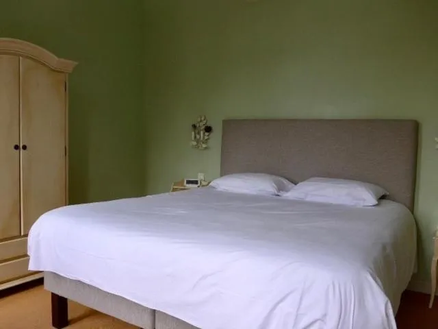 Bed in Chateau D'aubry