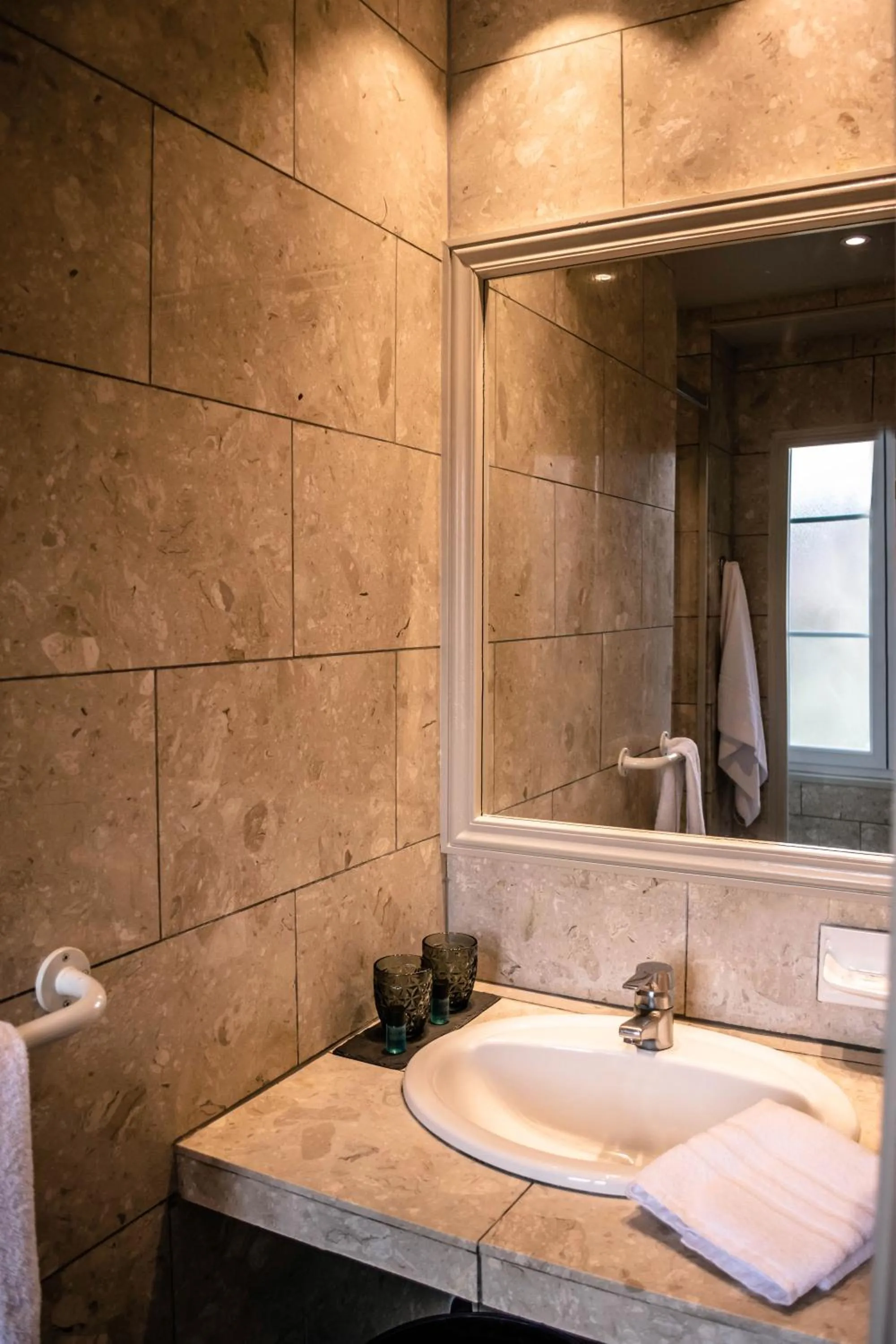 Bathroom in La villa 10 HÔTEL SPA