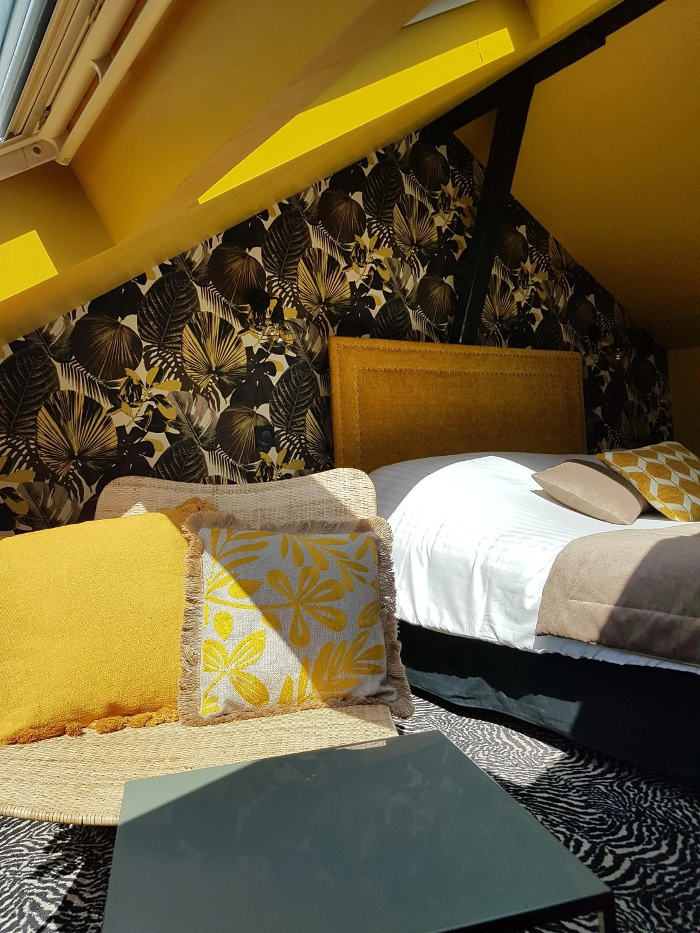 Bedroom, Bed in La villa 10 HÔTEL SPA