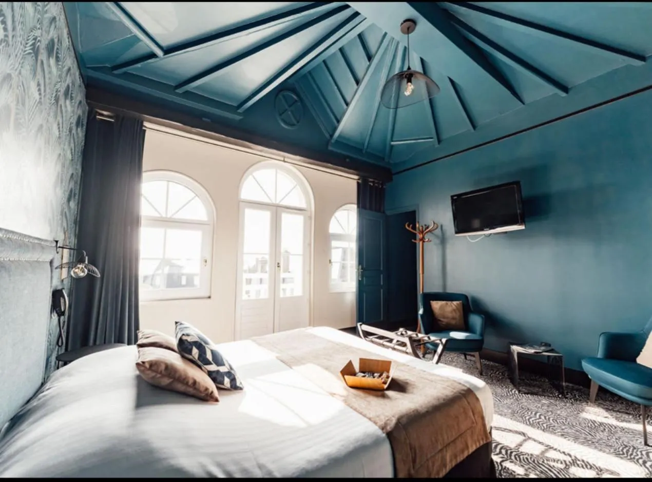 Bed in La villa 10 HÔTEL SPA