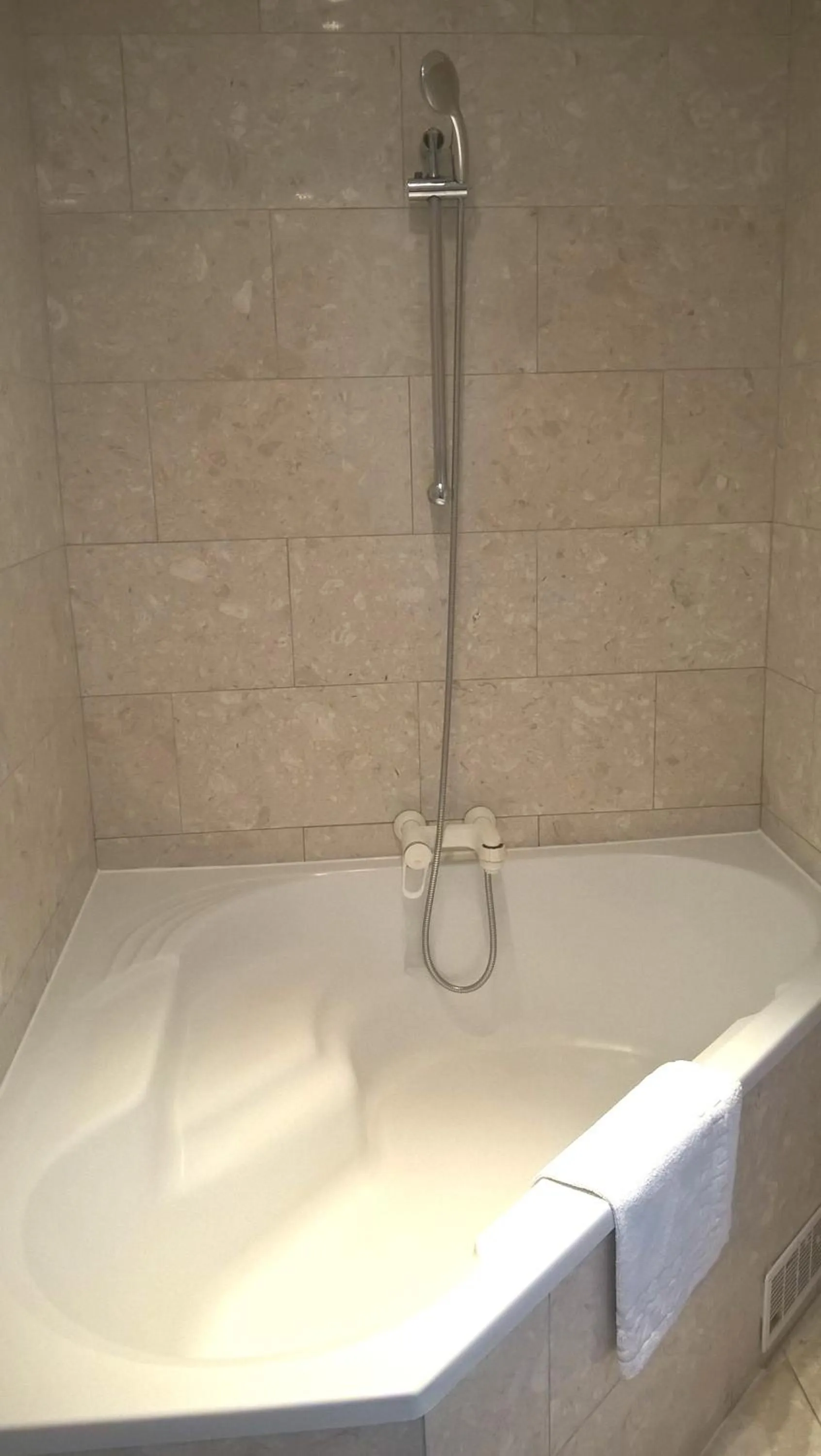 Bathroom in La villa 10 HÔTEL SPA