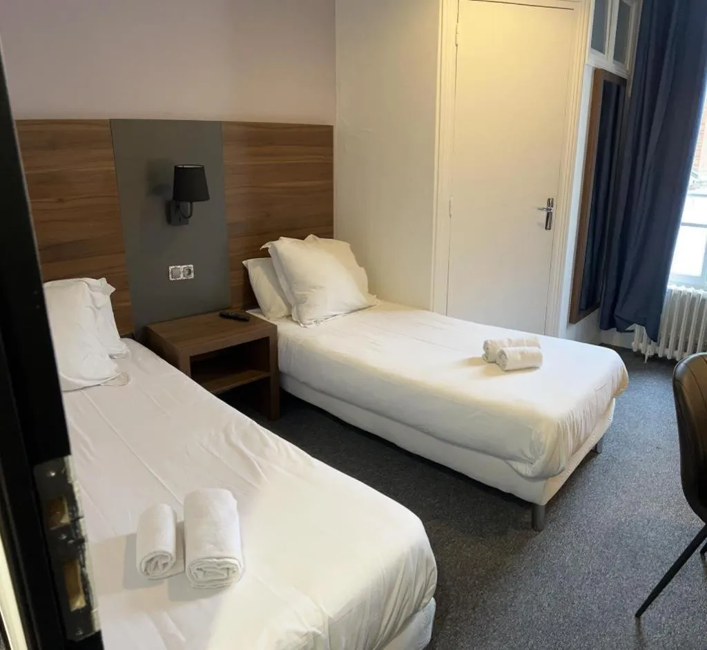 Bed in Hotel Moderne Vichy Soirée étape