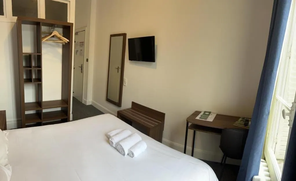 Bed in Hotel Moderne Vichy Soirée étape