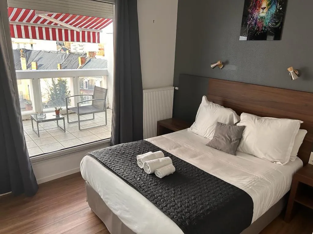 Bed in Hotel Moderne Vichy Soirée étape