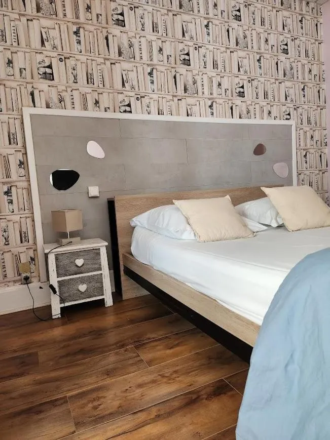 Bedroom, Bed in Ariane Hôtel