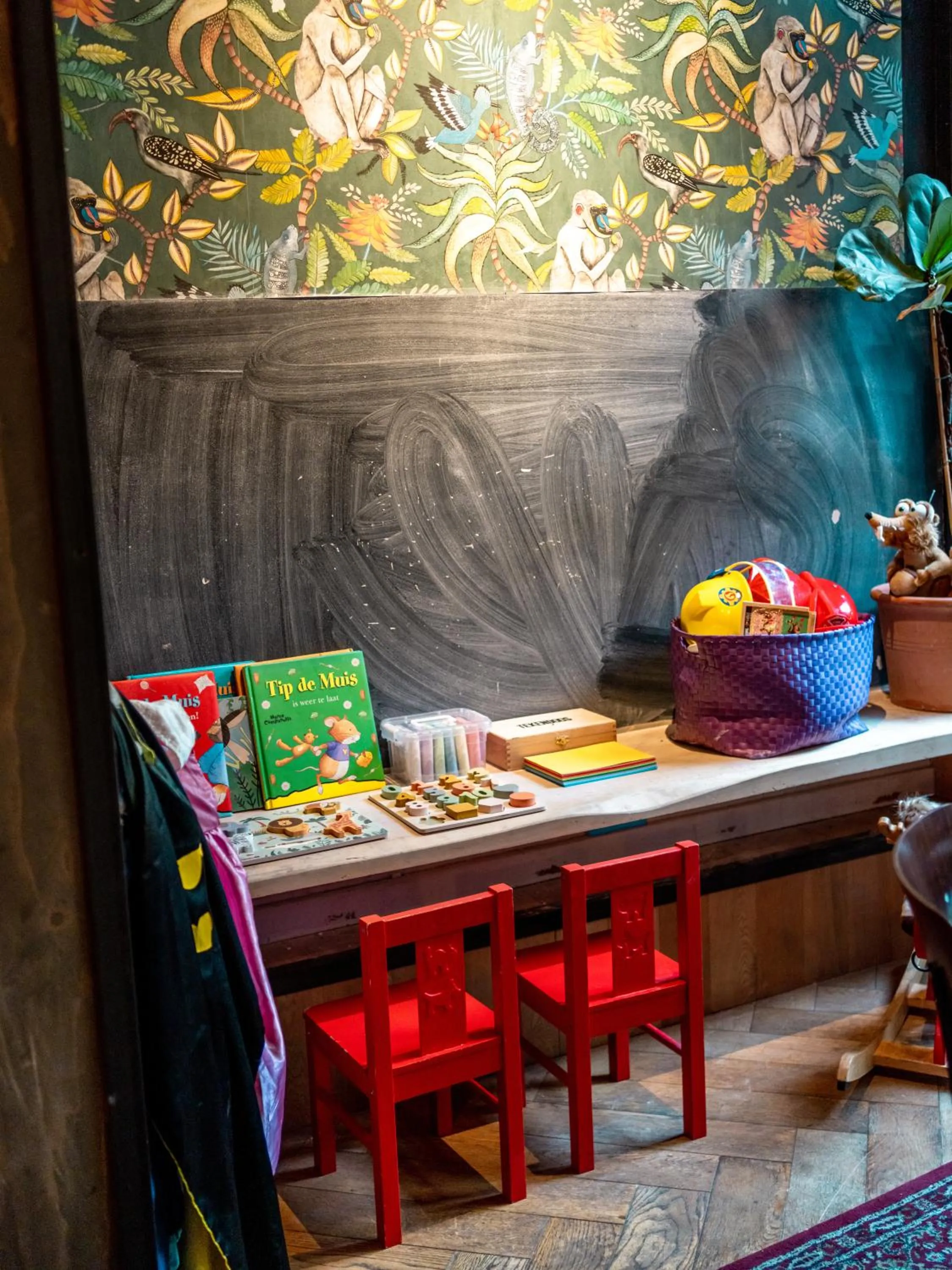 Restaurant/places to eat in Wolf Hotel Kitchen & Bar