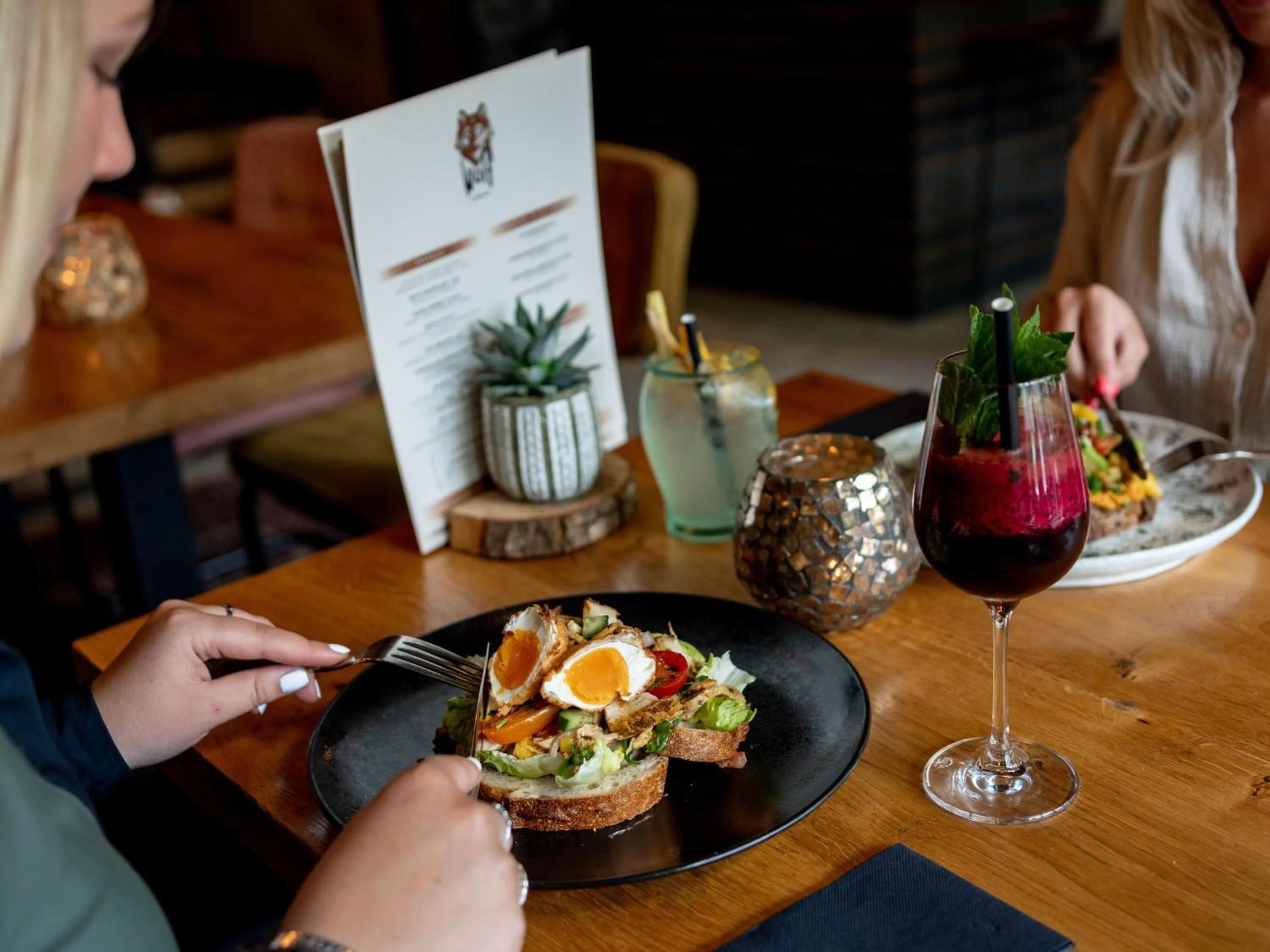 Restaurant/places to eat in Wolf Hotel Kitchen & Bar