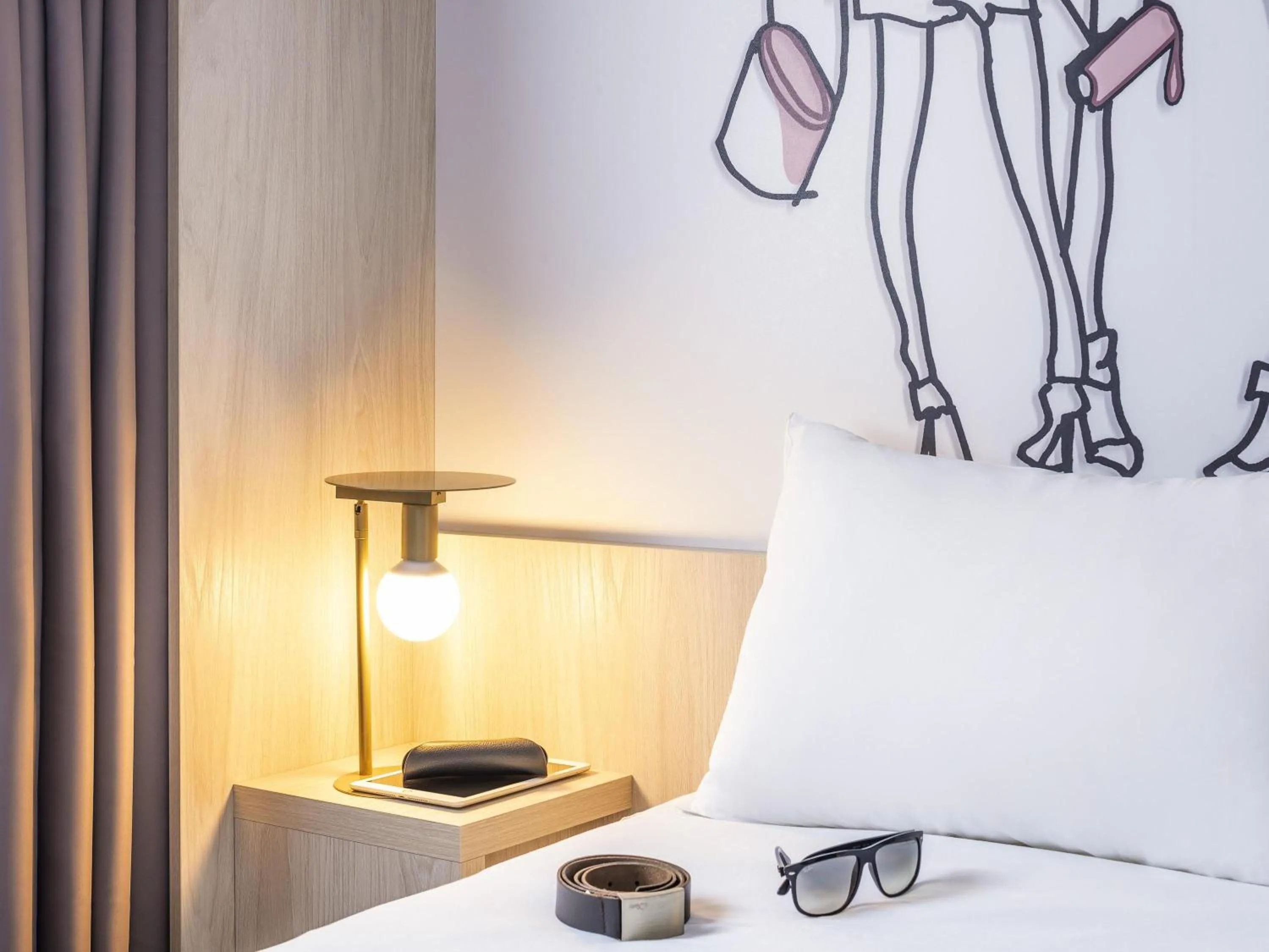 Bedroom, Bed in ibis Styles Sceaux Paris Sud