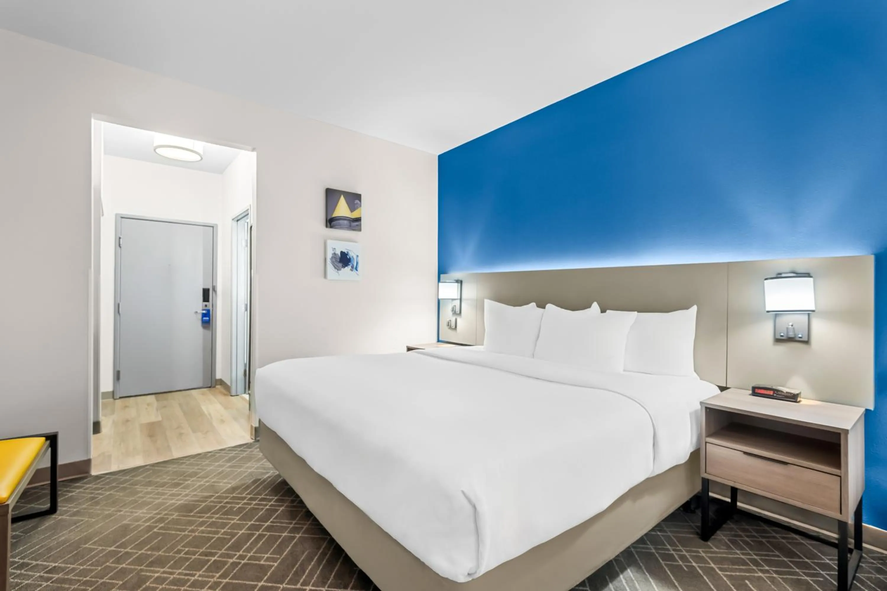 Bed in Comfort Suites Denver North - Westminster