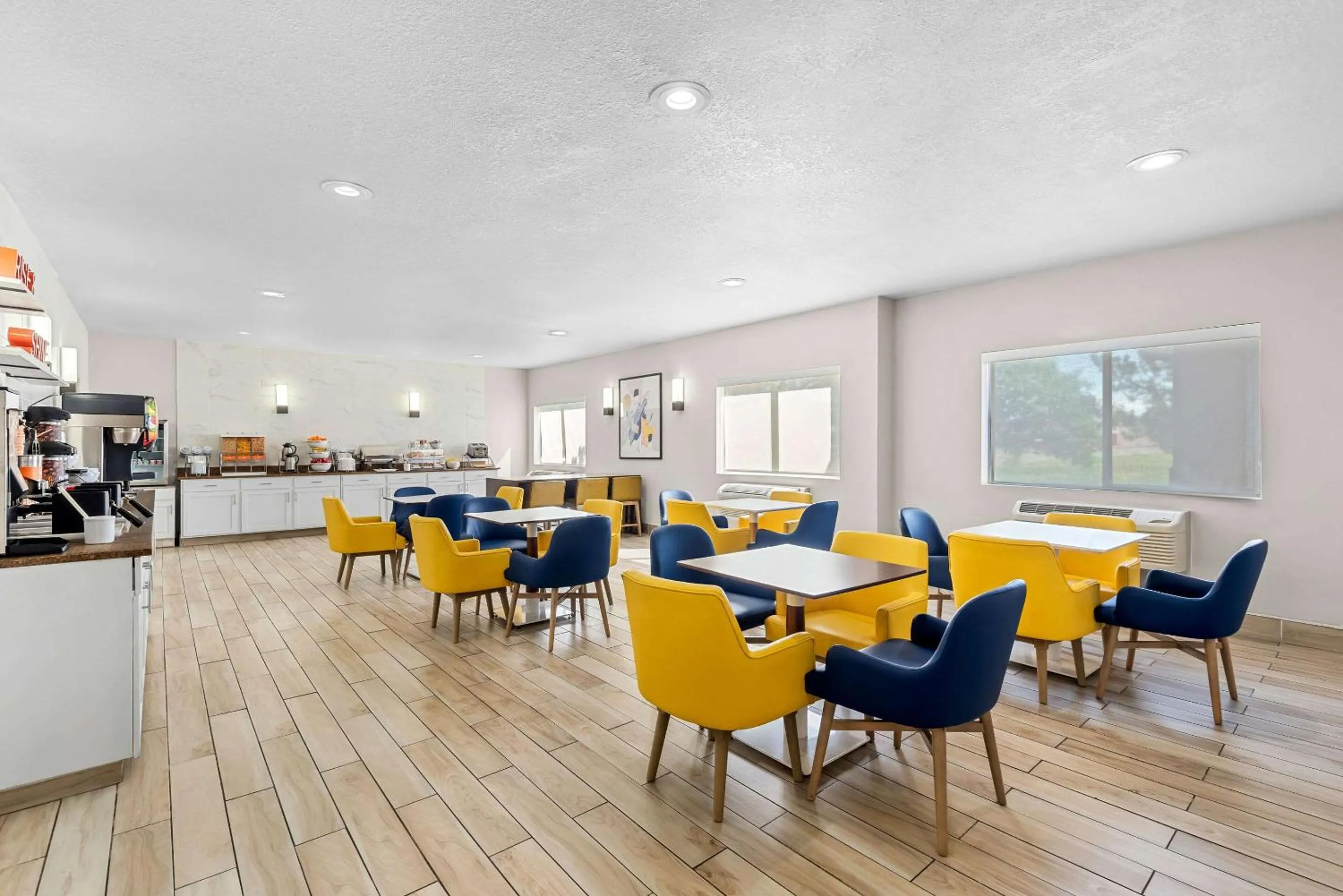 Breakfast in Comfort Suites Denver North - Westminster