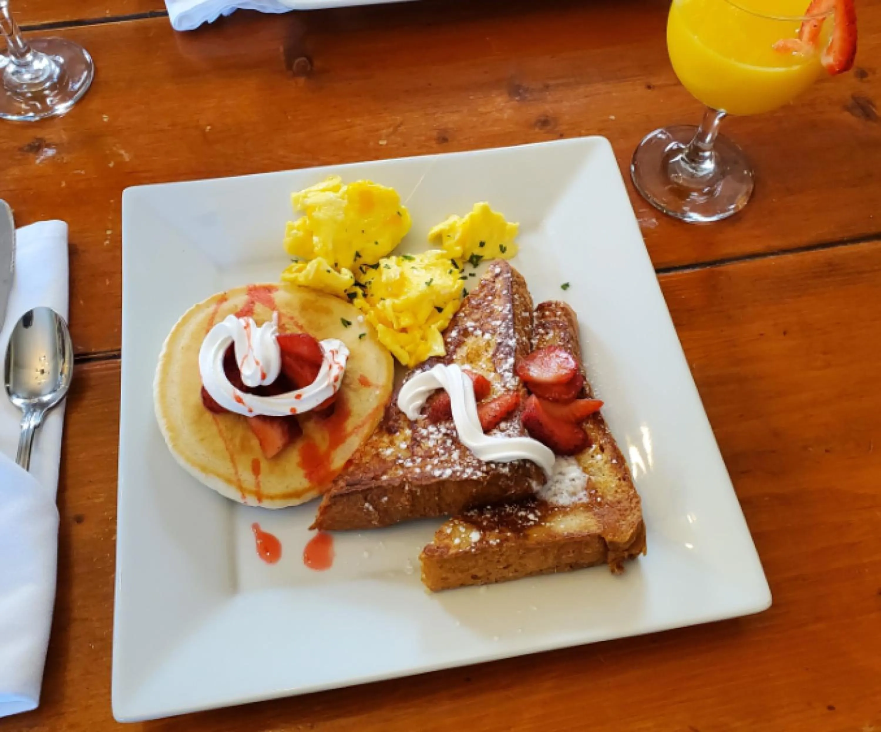 Breakfast in Admiral Farragut Inn