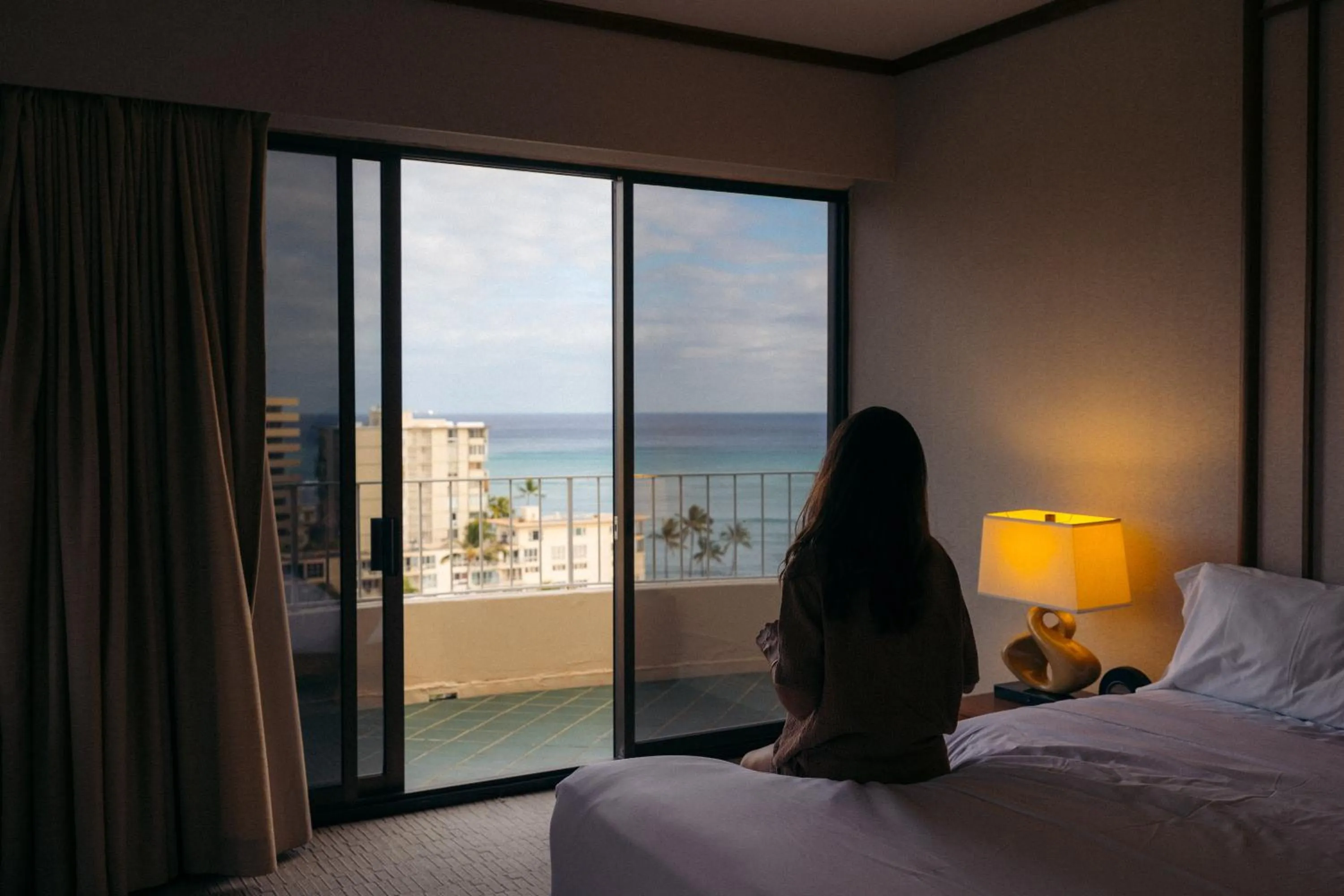 People, Bed in Lotus Honolulu at Diamond Head